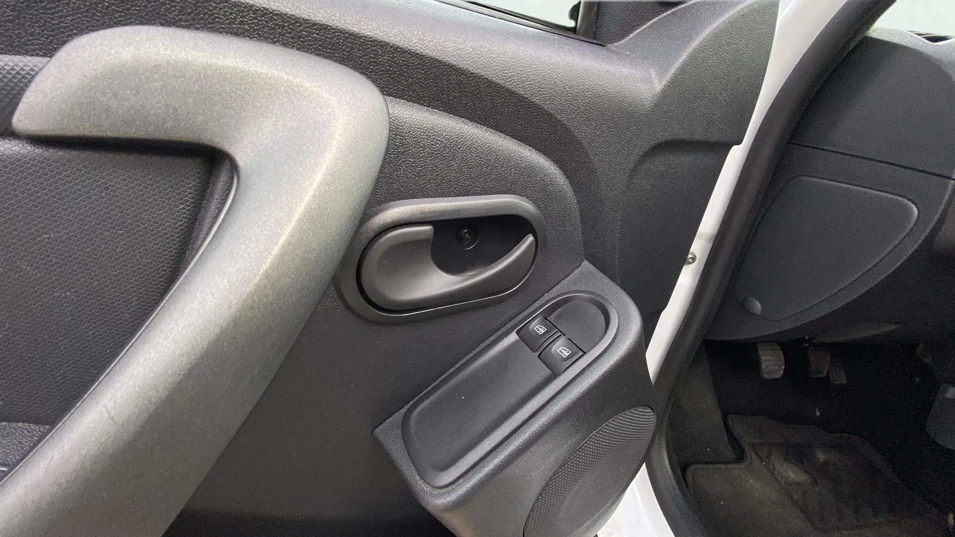 Dacia Duster Access 1.6 4x2 - foto 18
