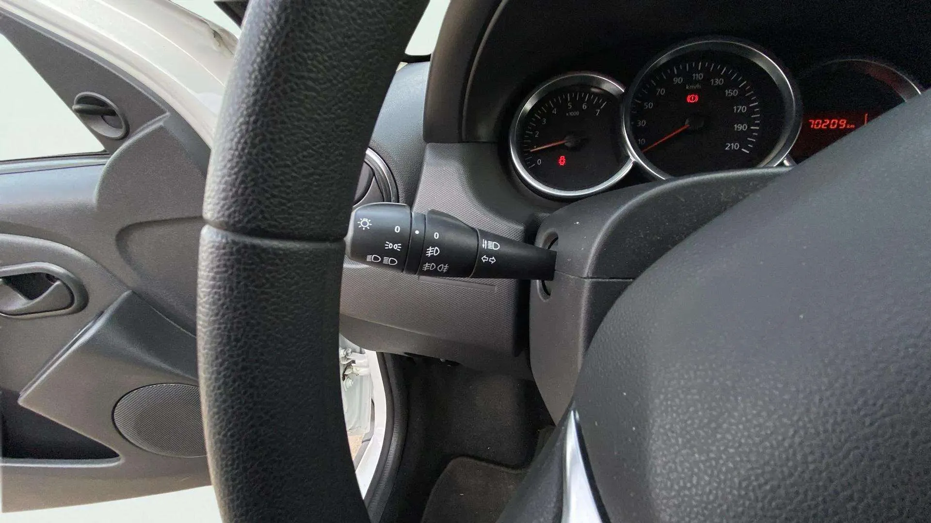 Dacia Duster Access 1.6 4x2 - foto 19