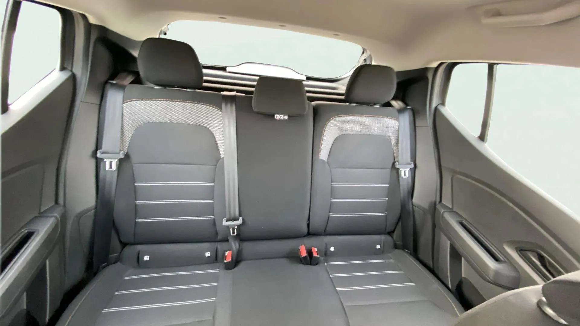 Dacia Sandero Stepway Essential TCe (90V) - foto 15