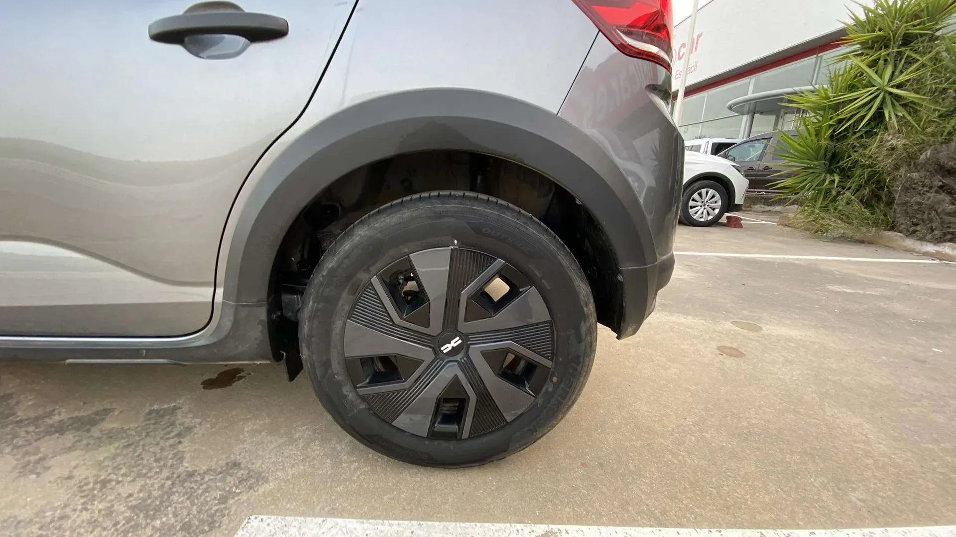 Dacia Sandero Stepway Essential TCe (90V) - foto 17