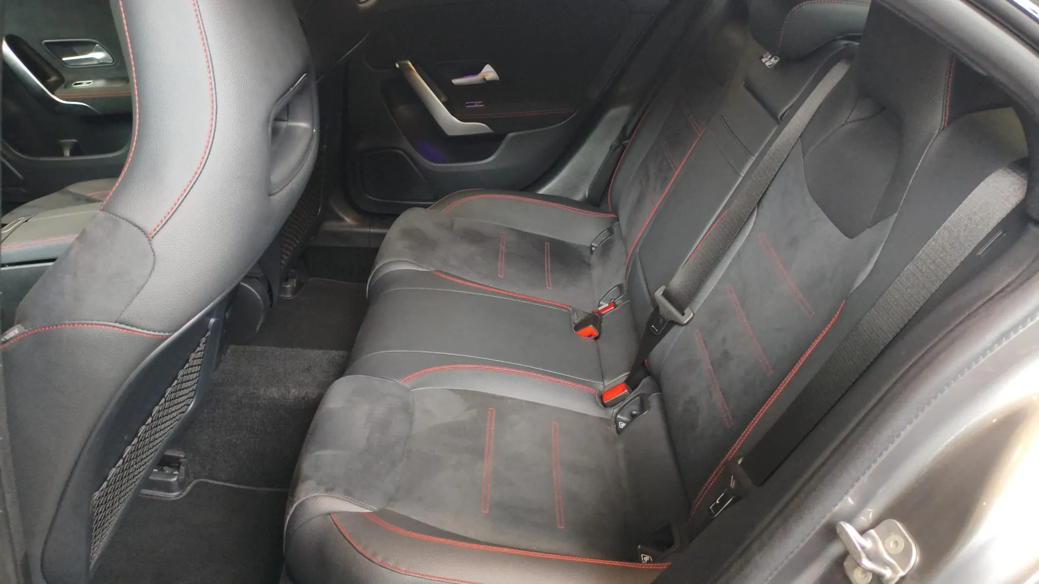 Mercedes-Benz CLA 200 - foto 12