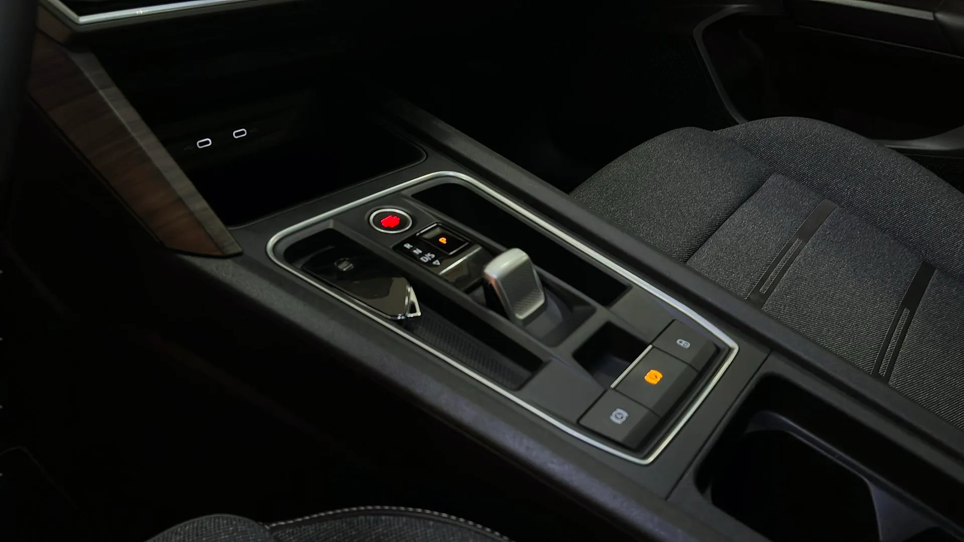 SEAT León 2.0 TDI DSG-7 FR Go L - foto 14