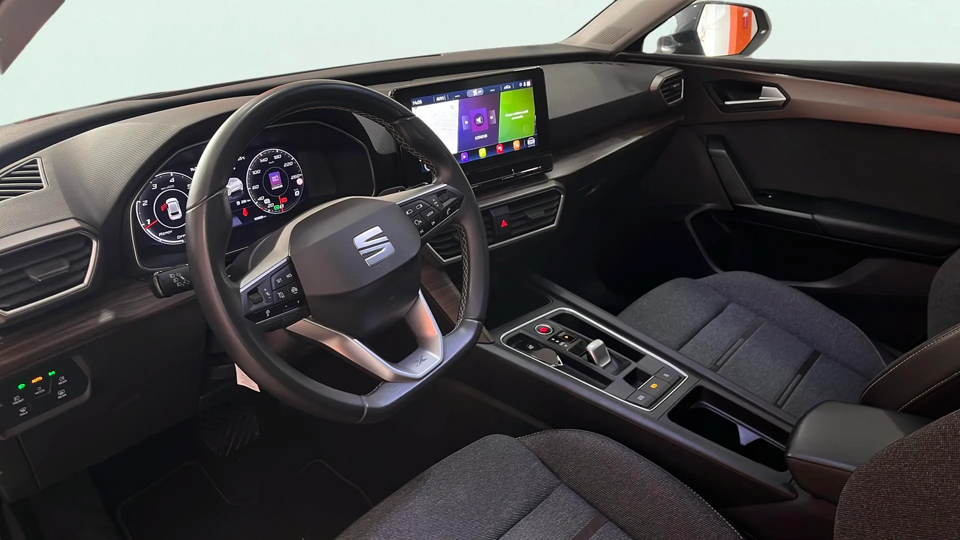 SEAT León 2.0 TDI DSG-7 FR Go L - foto 9