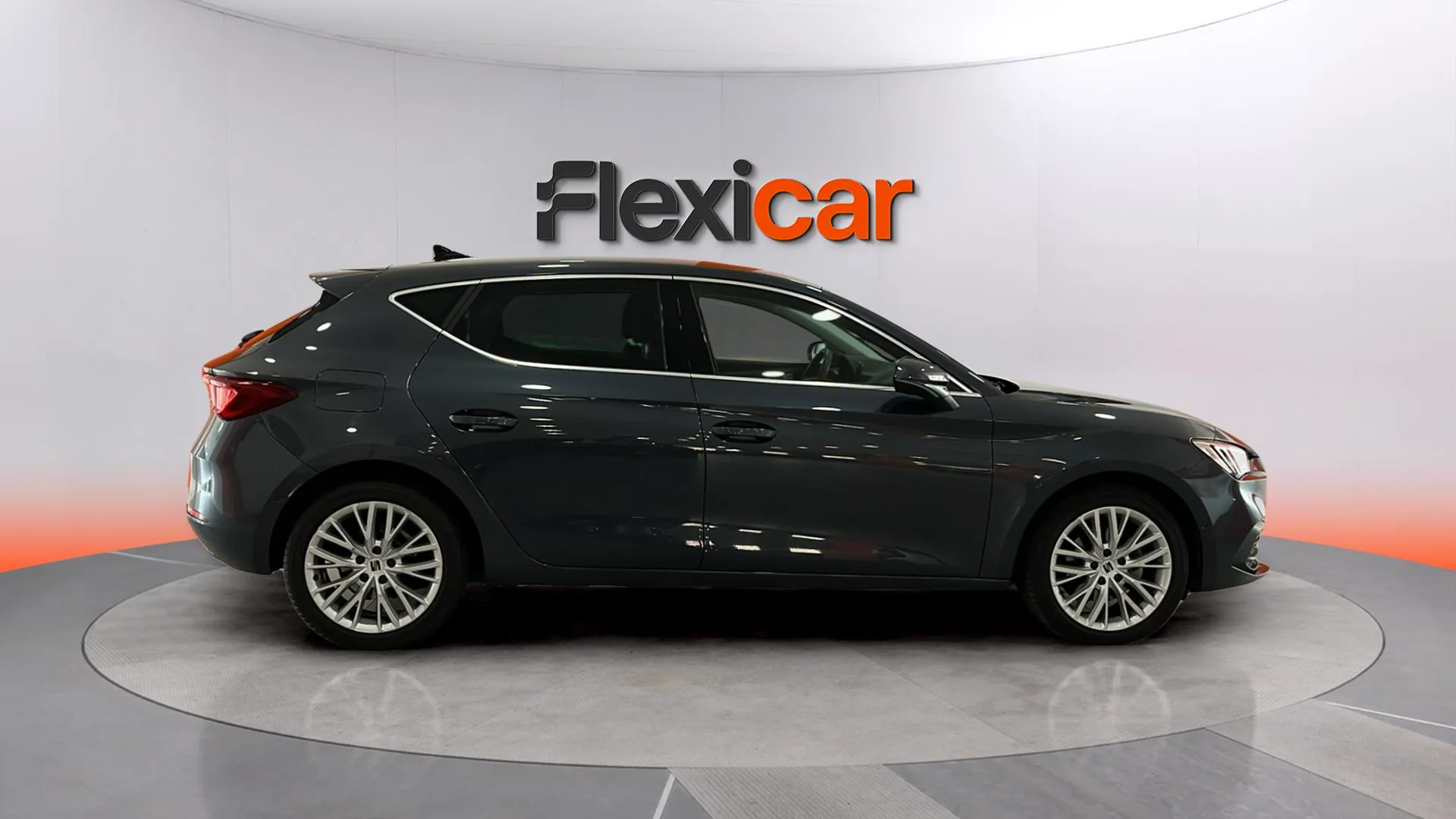 SEAT León 2.0 TDI DSG-7 FR Go L - foto 4