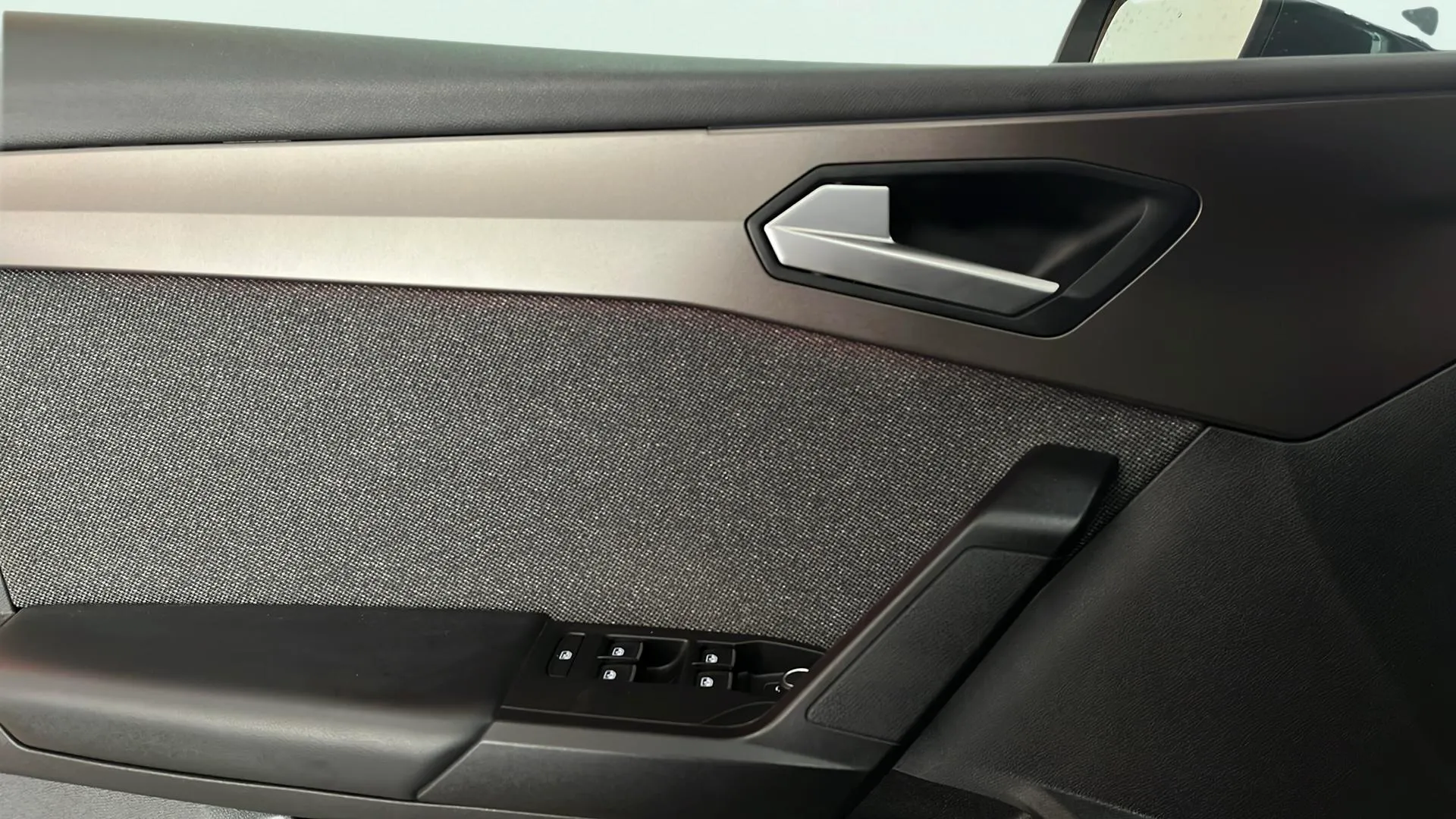 SEAT León 2.0 TDI DSG-7 FR Go L - foto 21