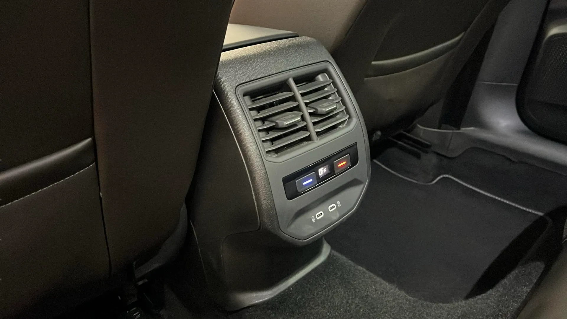 SEAT León 2.0 TDI DSG-7 FR Go L - foto 20