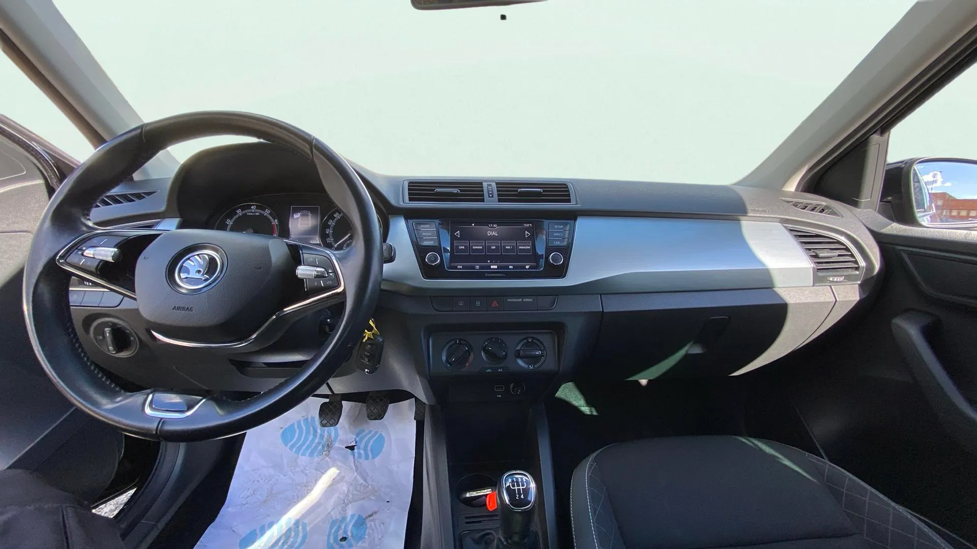 Škoda Fabia 1.0 TSI Ambition Plus - foto 12