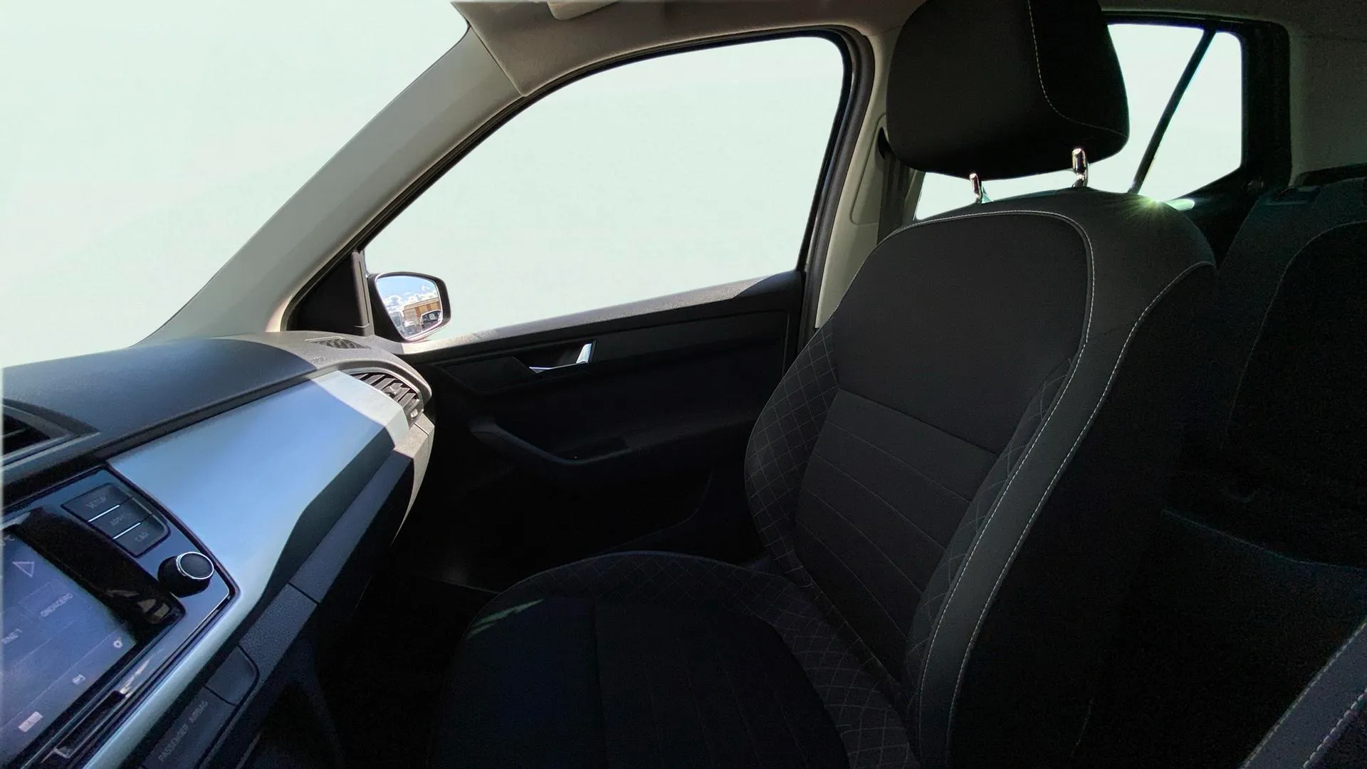 Škoda Fabia 1.0 TSI Ambition Plus - foto 10