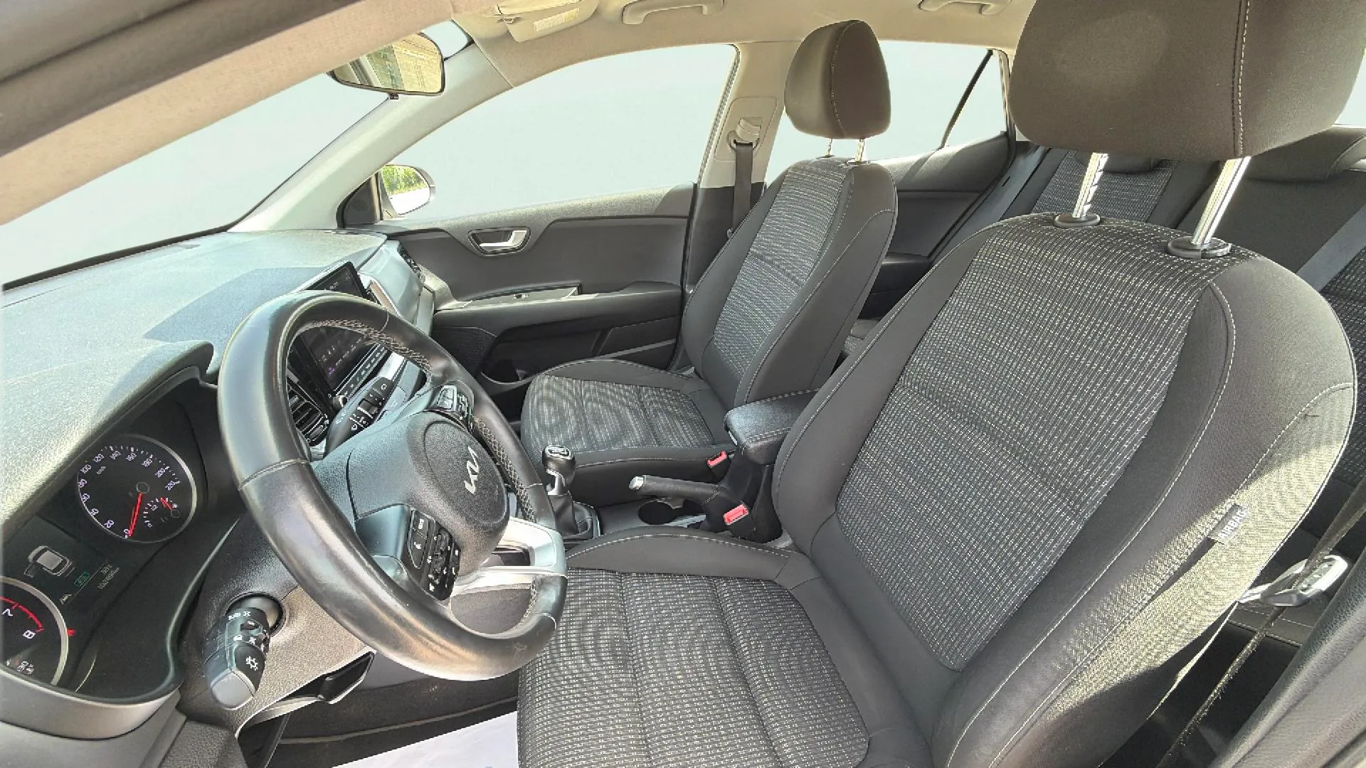 Kia Stonic 1.0 T-GDi MHEV iMT Drive - foto 11