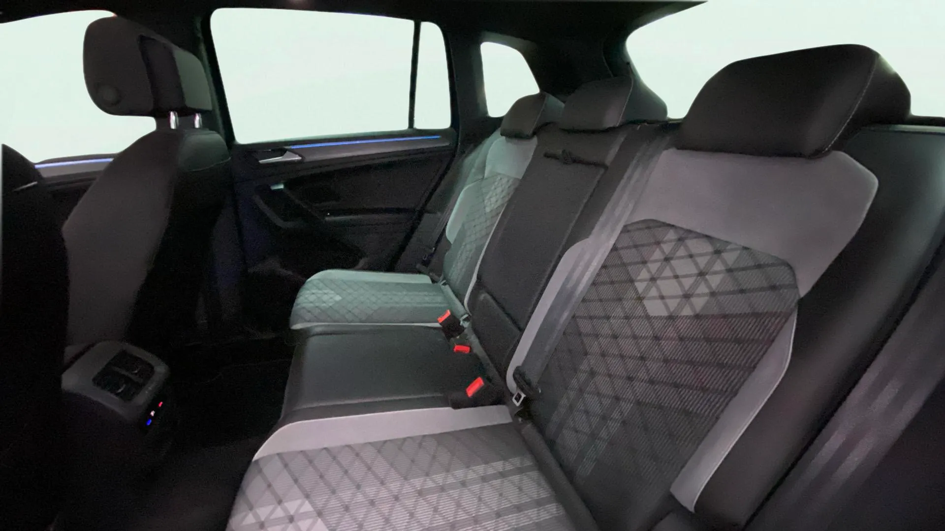 Volkswagen Tiguan R-Line 2.0 TDI DSG - foto 45