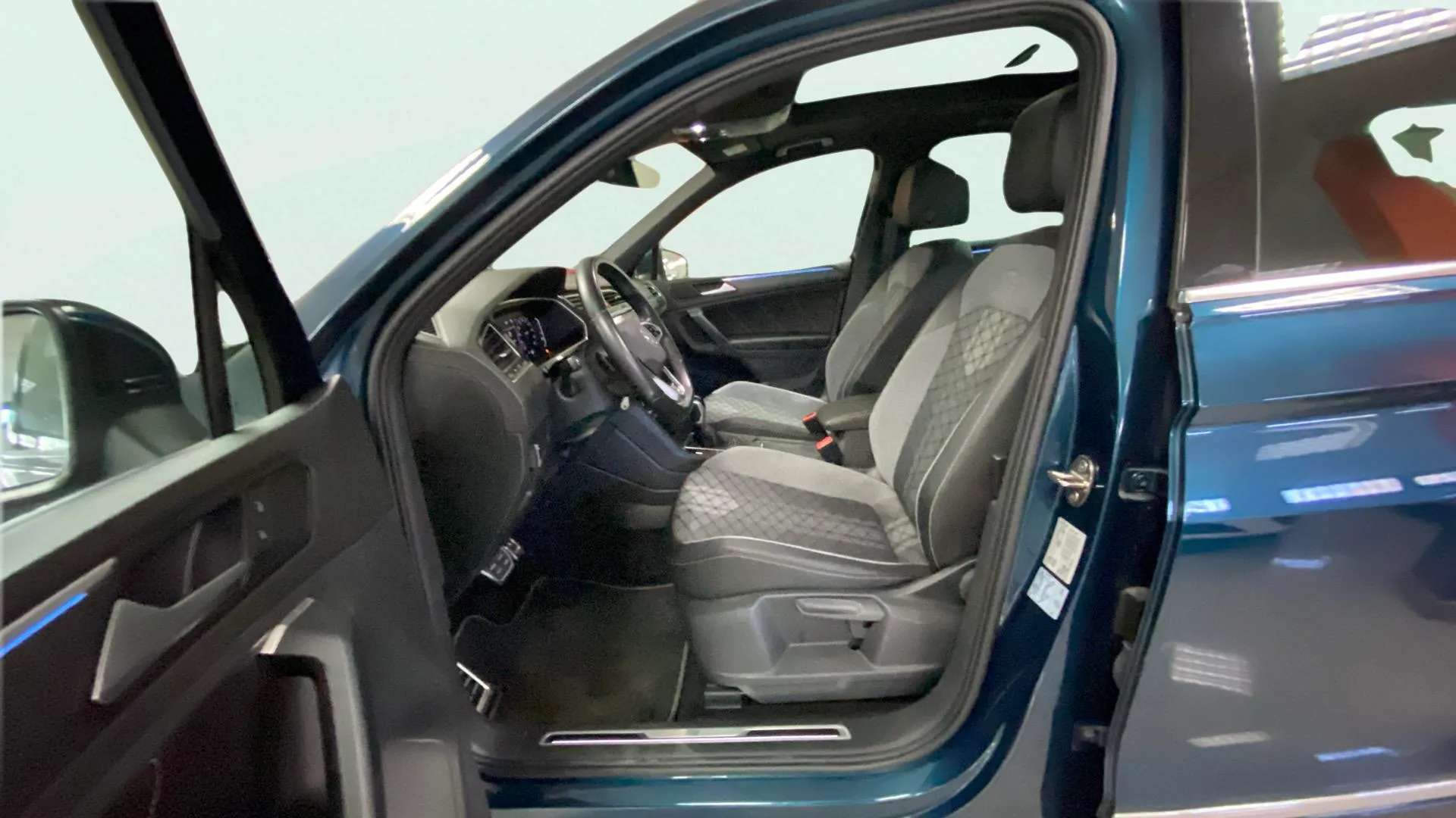 Volkswagen Tiguan R-Line 2.0 TDI DSG - foto 12