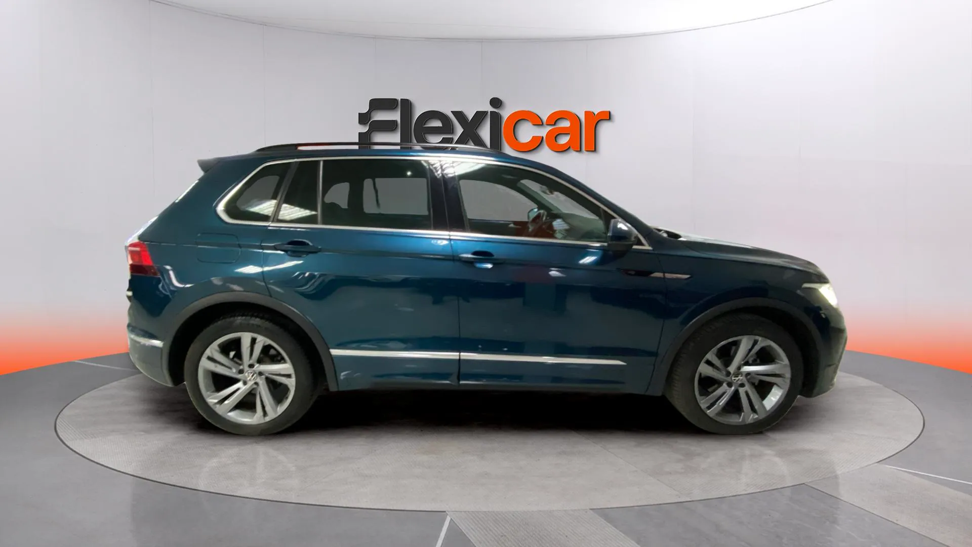 Volkswagen Tiguan R-Line 2.0 TDI DSG - foto 7