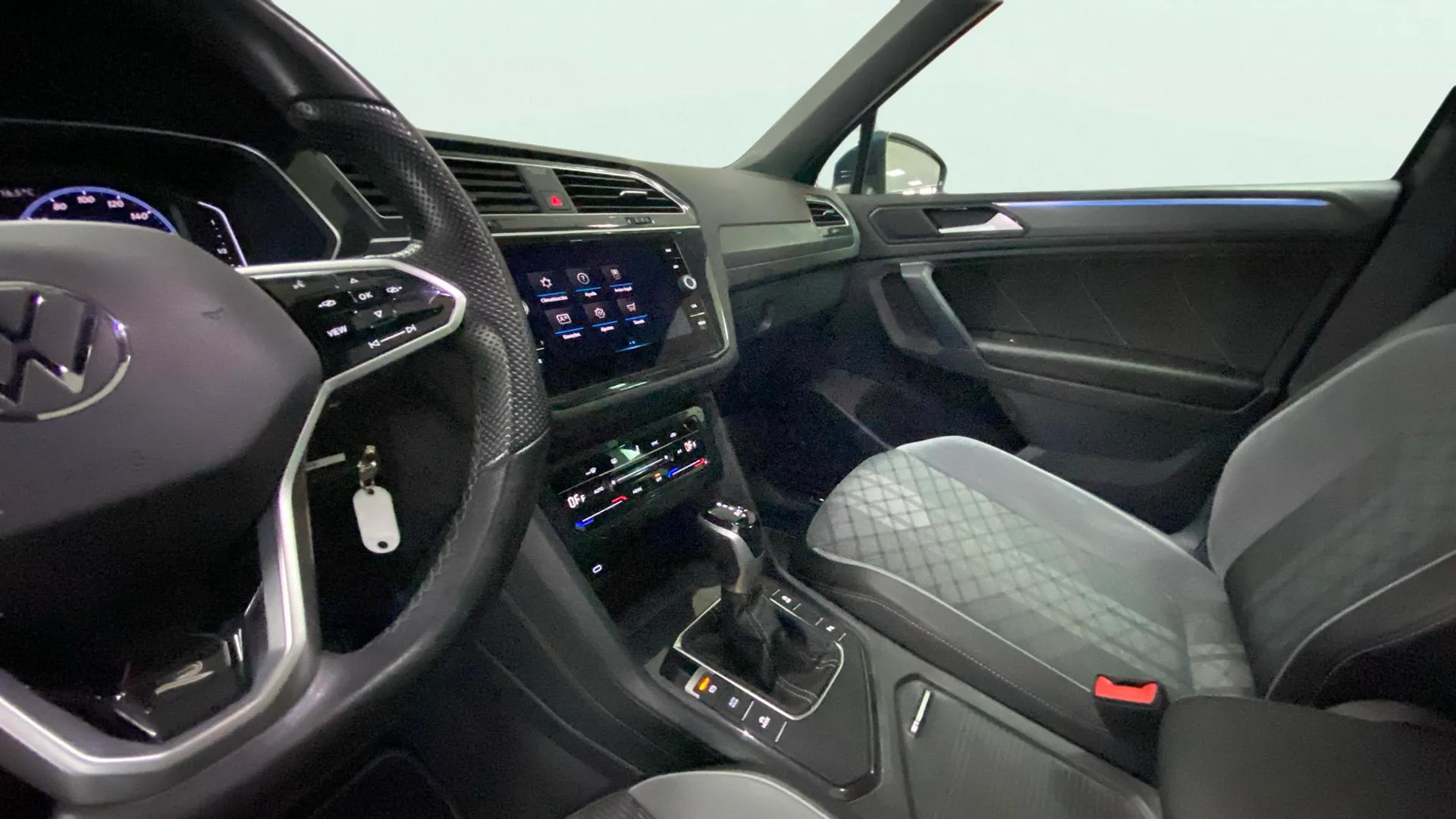 Volkswagen Tiguan R-Line 2.0 TDI DSG - foto 41
