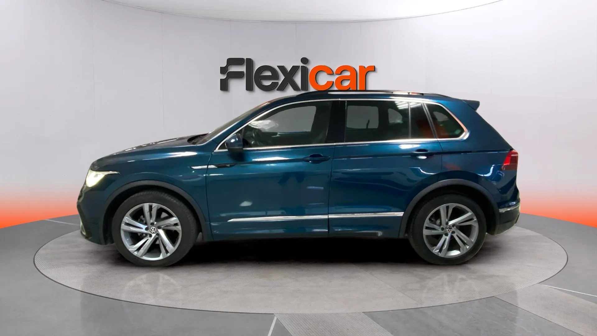Volkswagen Tiguan R-Line 2.0 TDI DSG - foto 3