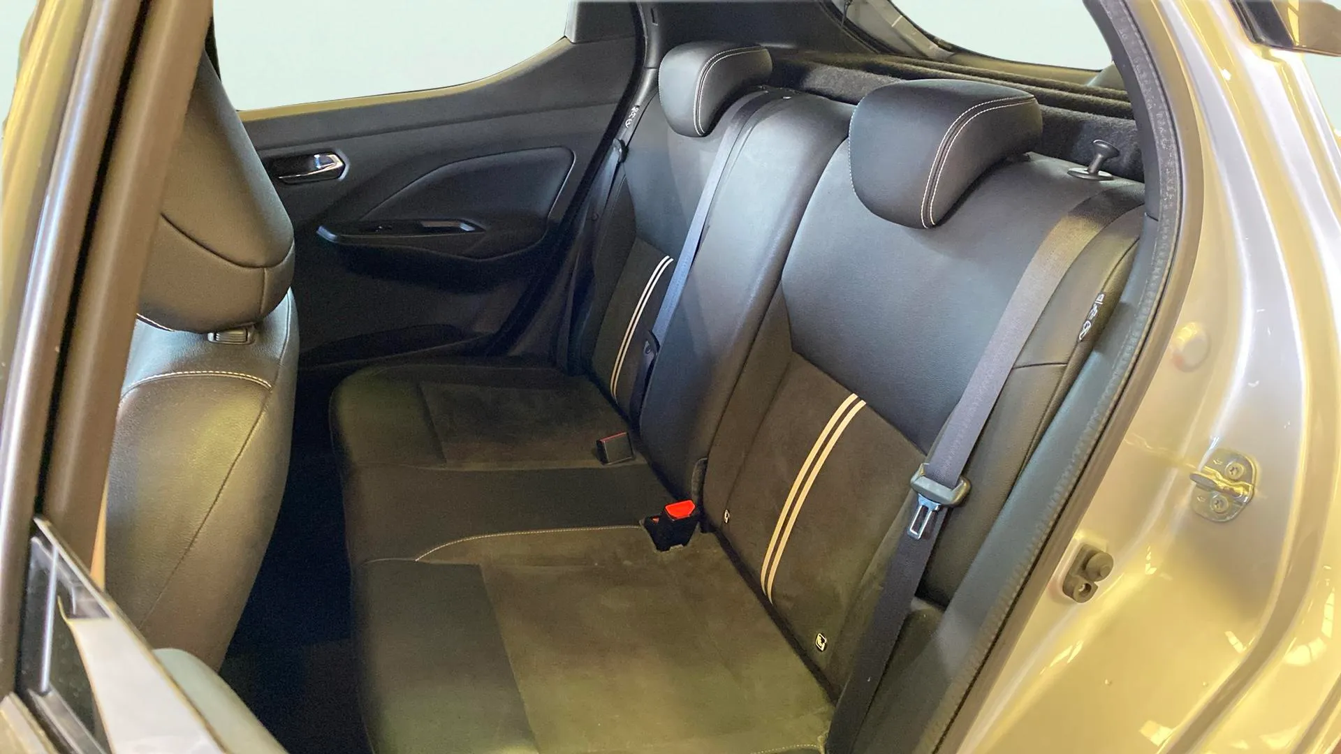 Nissan Micra IG-T E6D-F N-Sport - foto 13