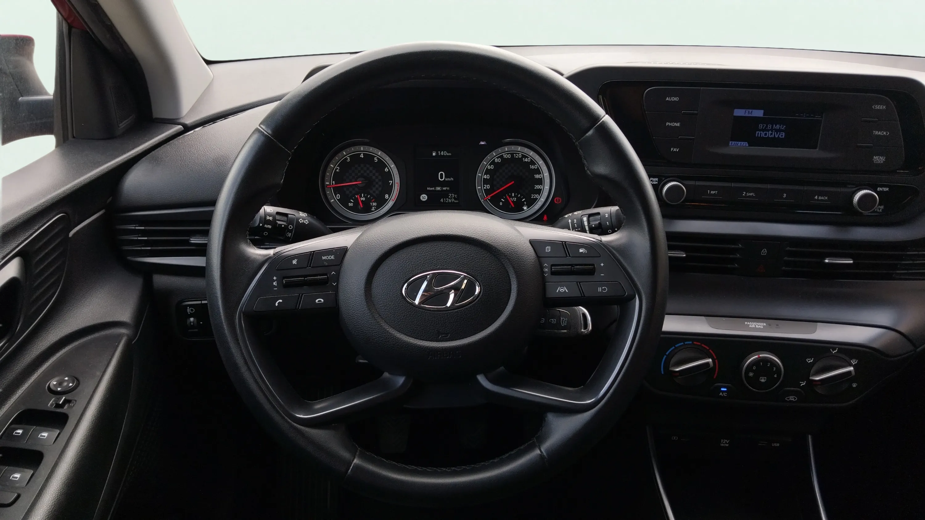 Hyundai Bayon 1.2 MPI Essence - foto 12
