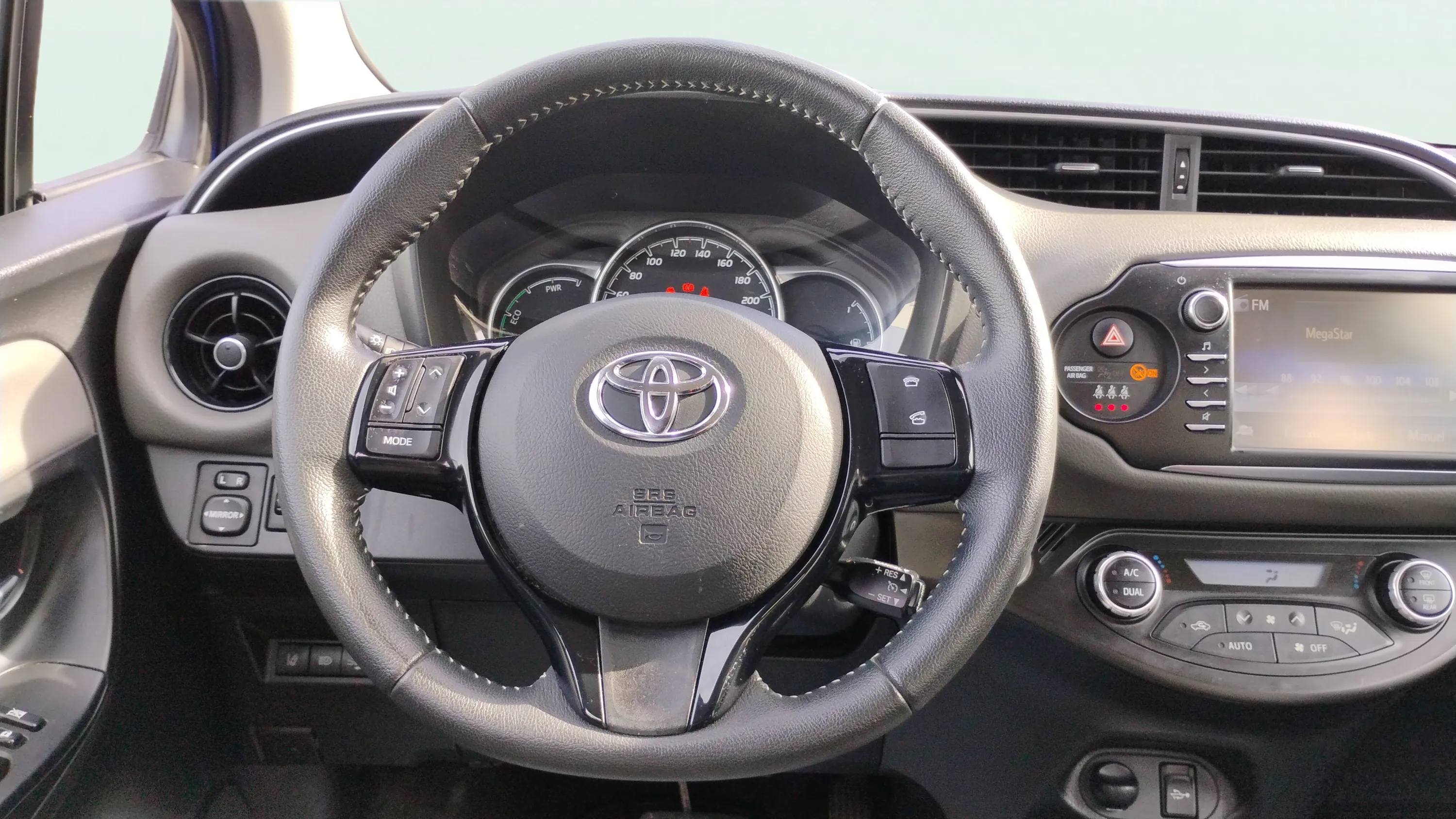 Toyota Yaris 1.5 120H Business Plus - foto 11