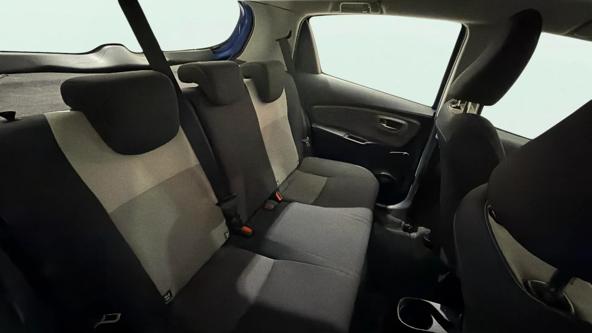 Toyota Yaris 1.5 120H Business Plus - foto 12