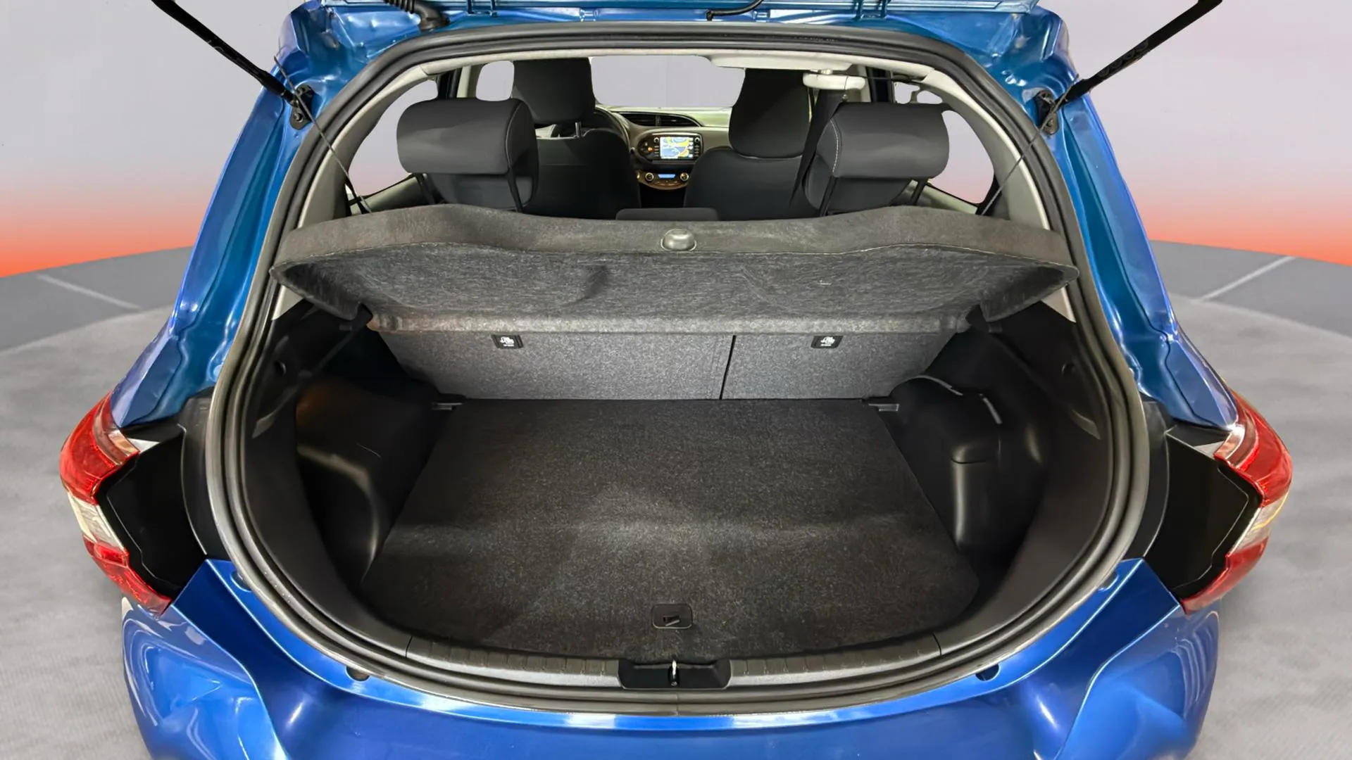Toyota Yaris 1.5 120H Business Plus - foto 9