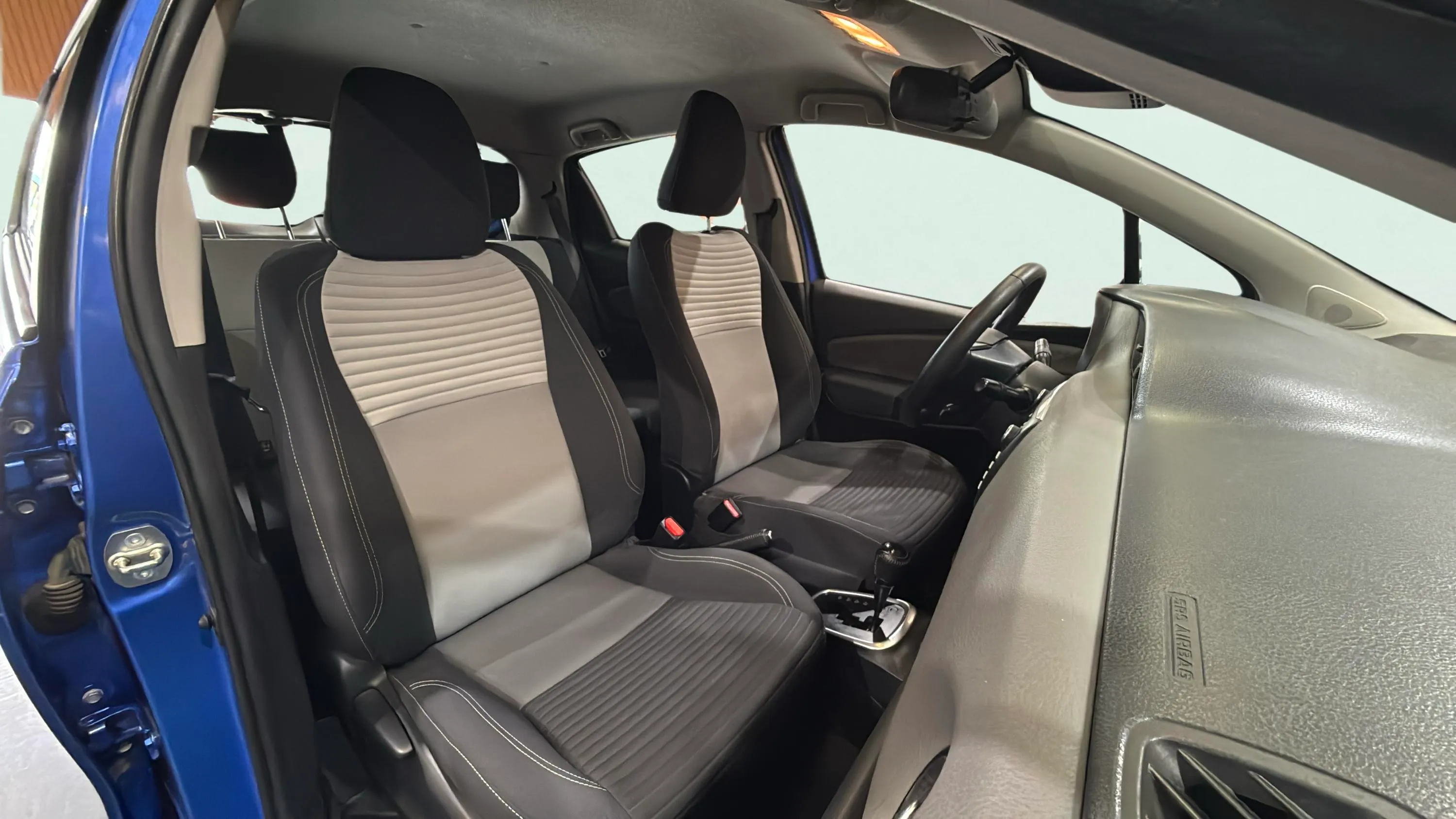 Toyota Yaris 1.5 120H Business Plus - foto 18