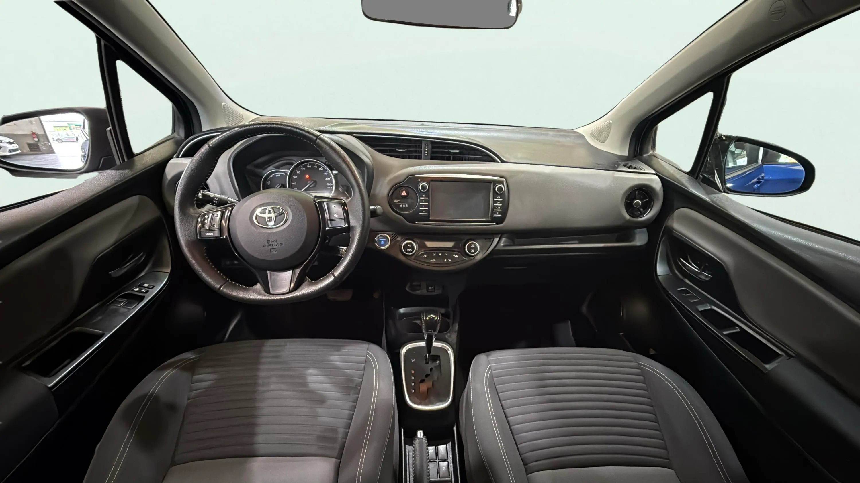 Toyota Yaris 1.5 120H Business Plus - foto 10