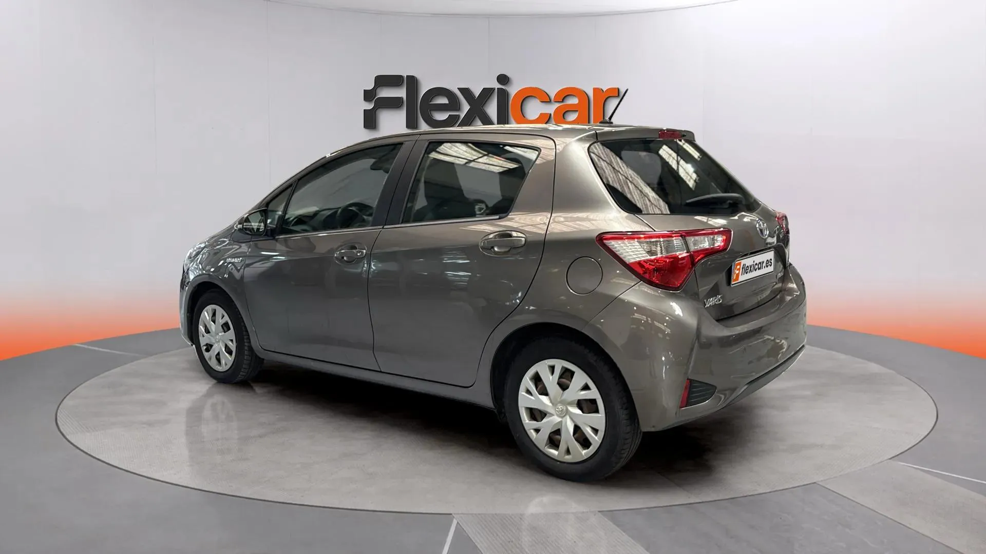 Toyota Yaris 1.5 120H Business Plus - foto 5