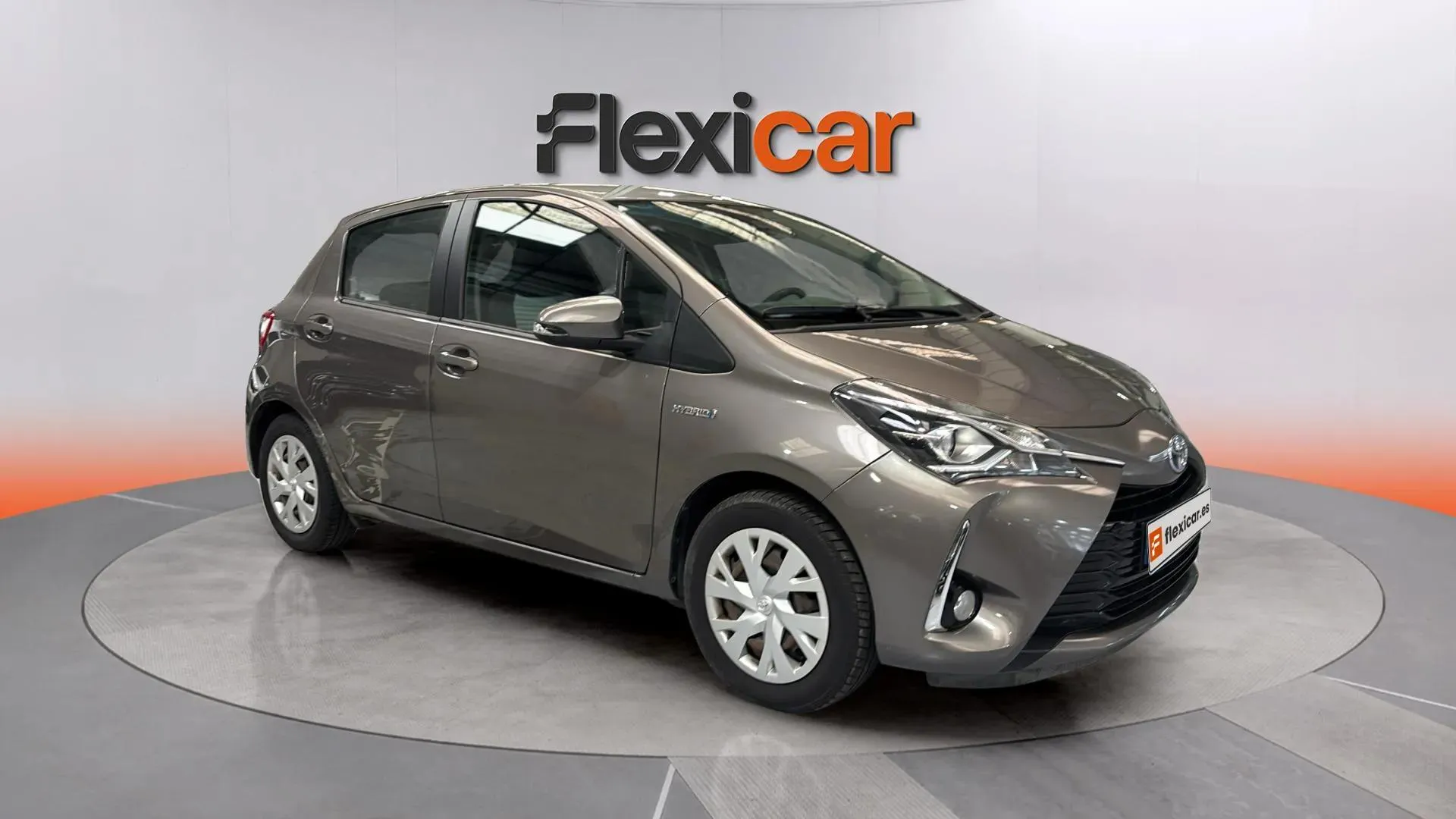 Toyota Yaris 1.5 120H Business Plus