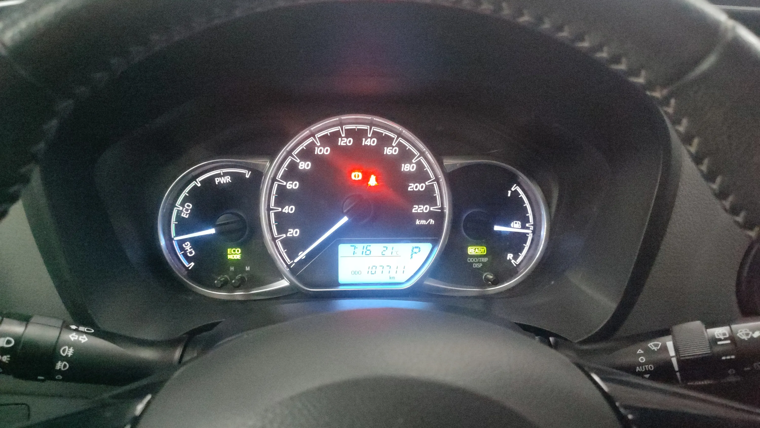 Toyota Yaris 1.5 100H Advance - foto 15