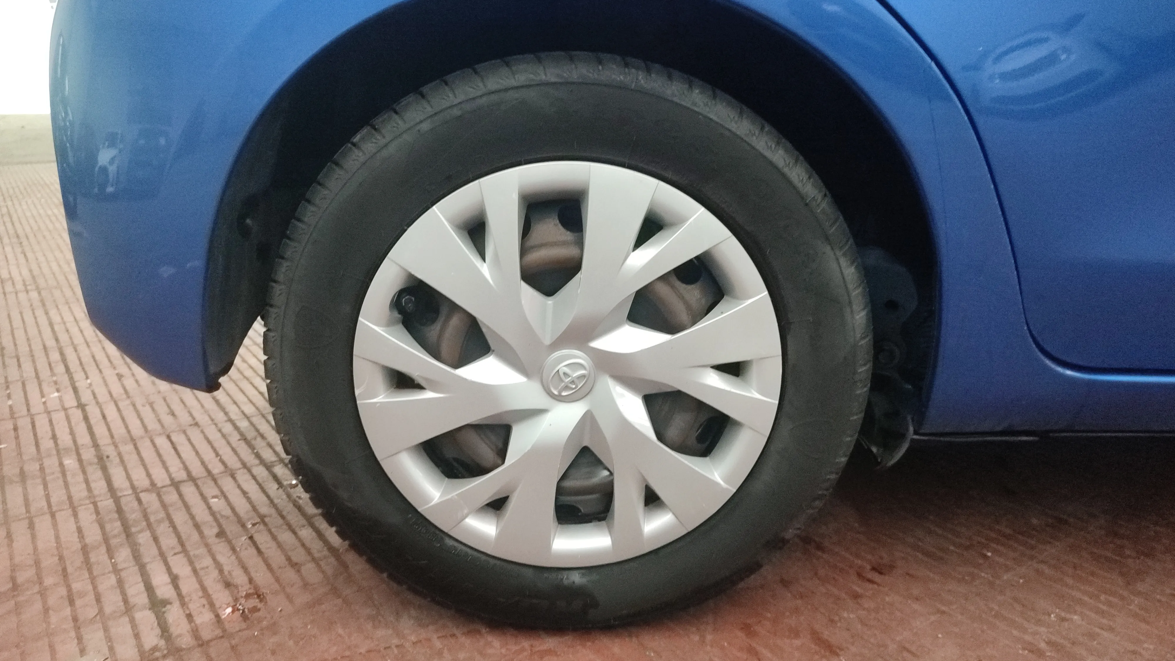 Toyota Yaris 1.5 100H Advance - foto 21