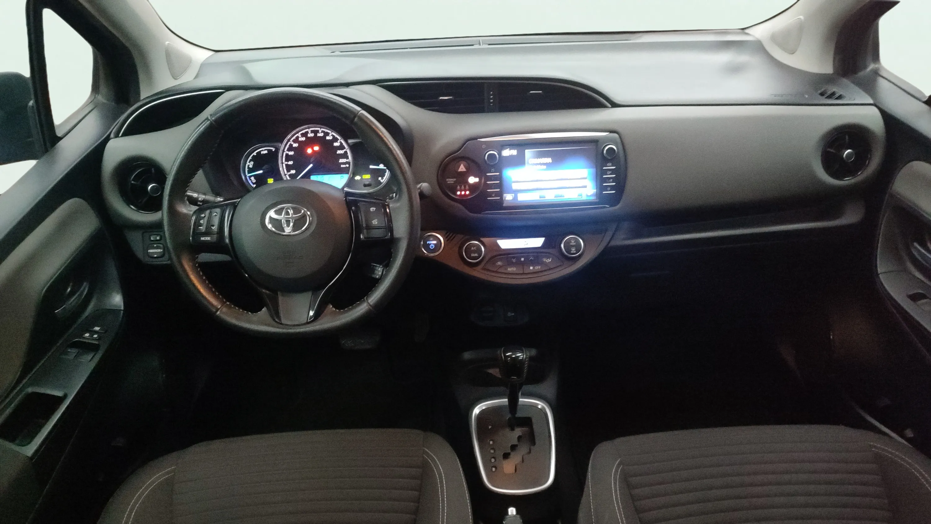 Toyota Yaris 1.5 100H Advance - foto 10