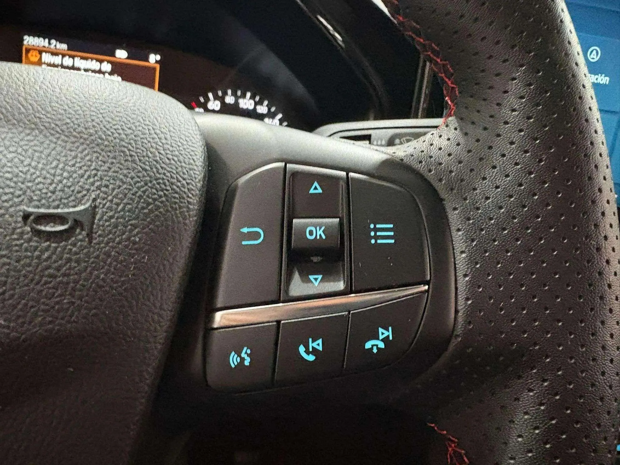 Ford Focus 1.0 EcoBoost MHEV Active - foto 13