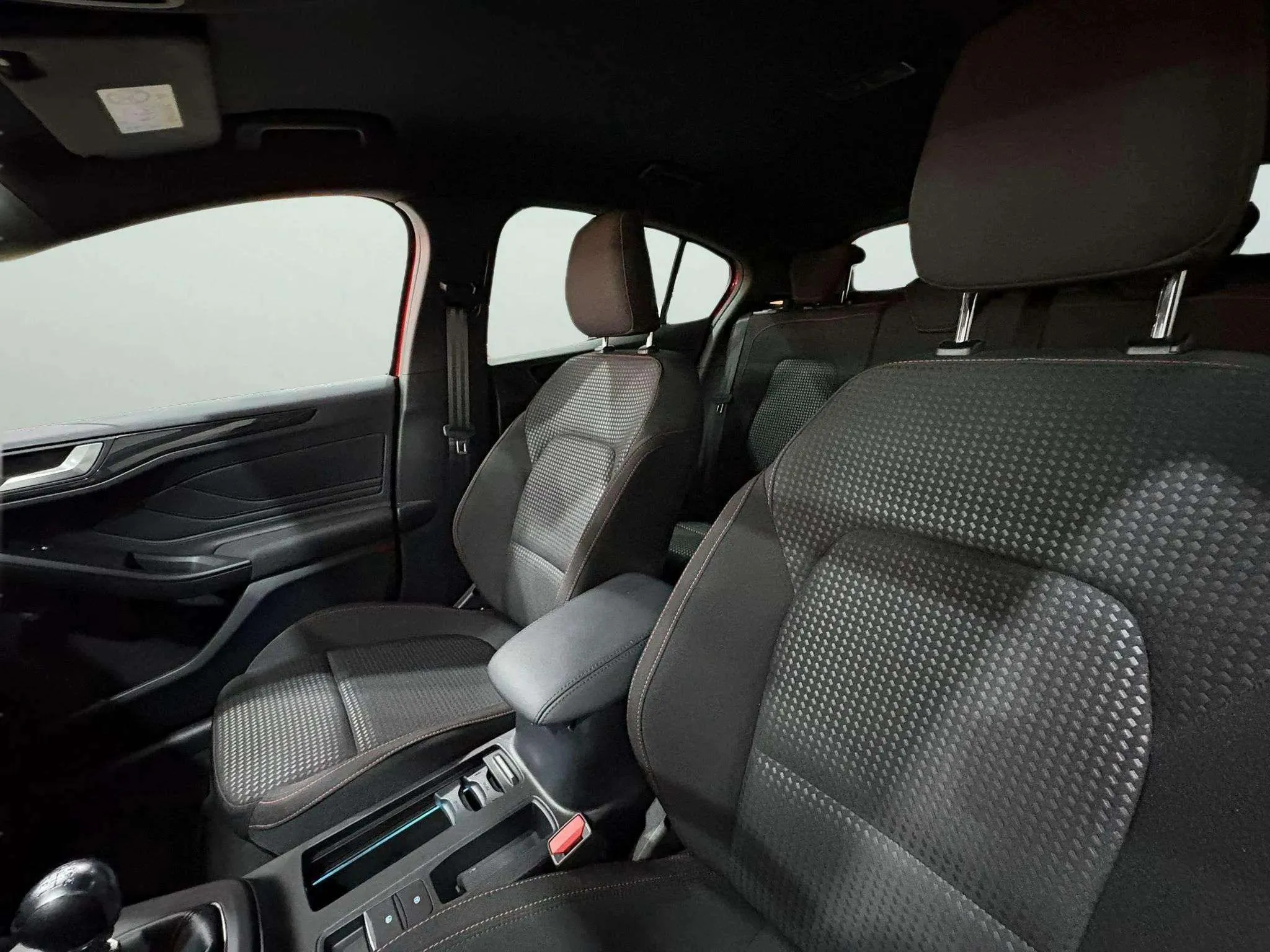 Ford Focus 1.0 EcoBoost MHEV Active - foto 17