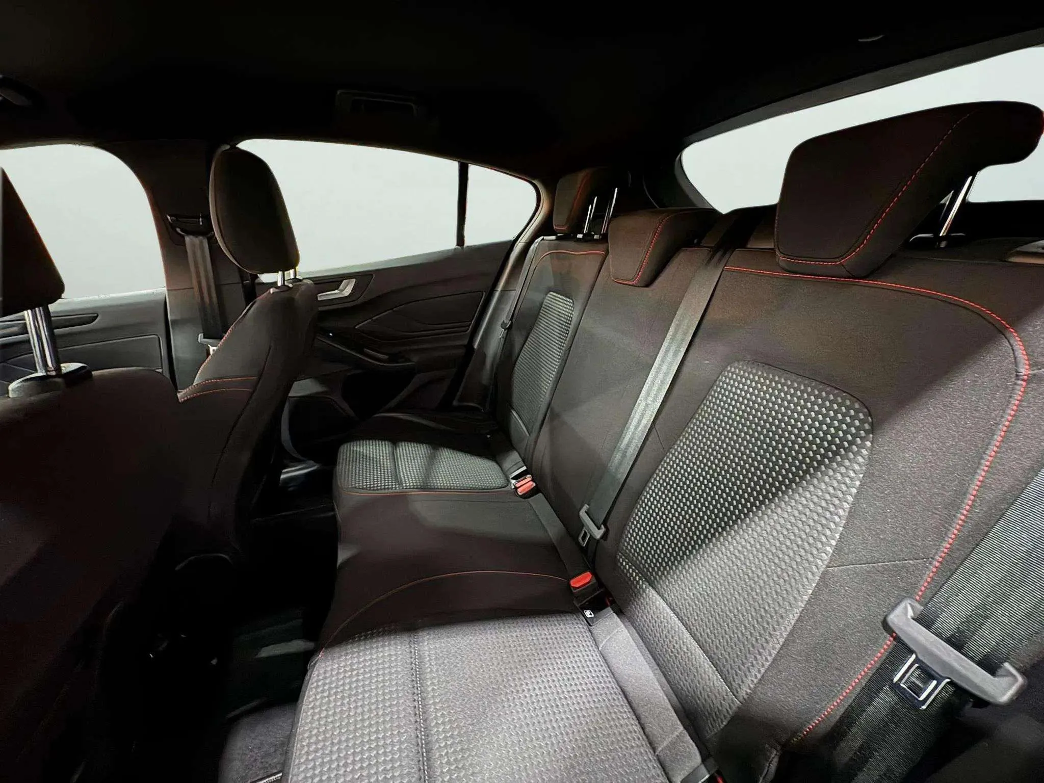 Ford Focus 1.0 EcoBoost MHEV Active - foto 19