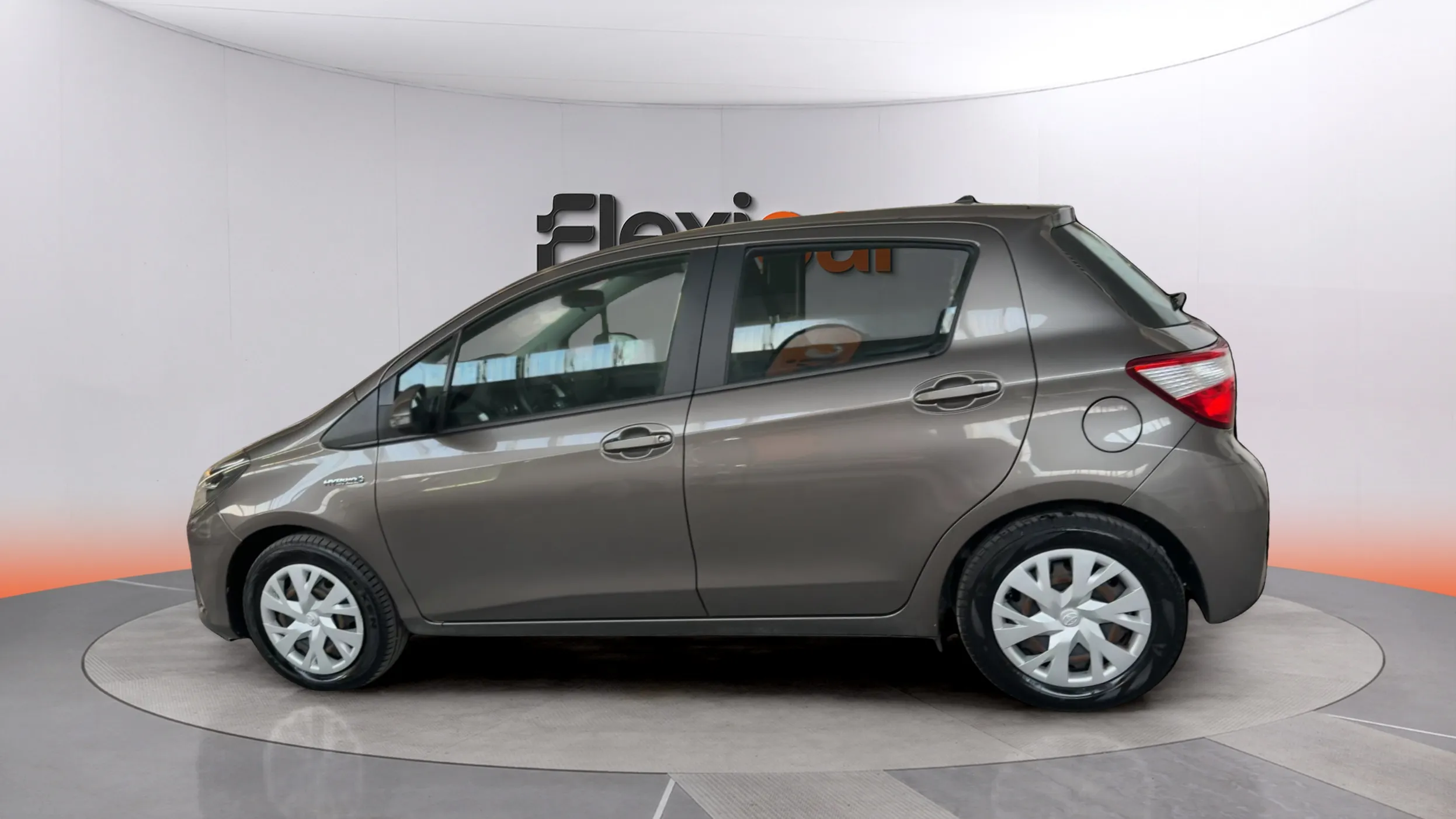 Toyota Yaris 1.5 120H Business Plus - foto 6