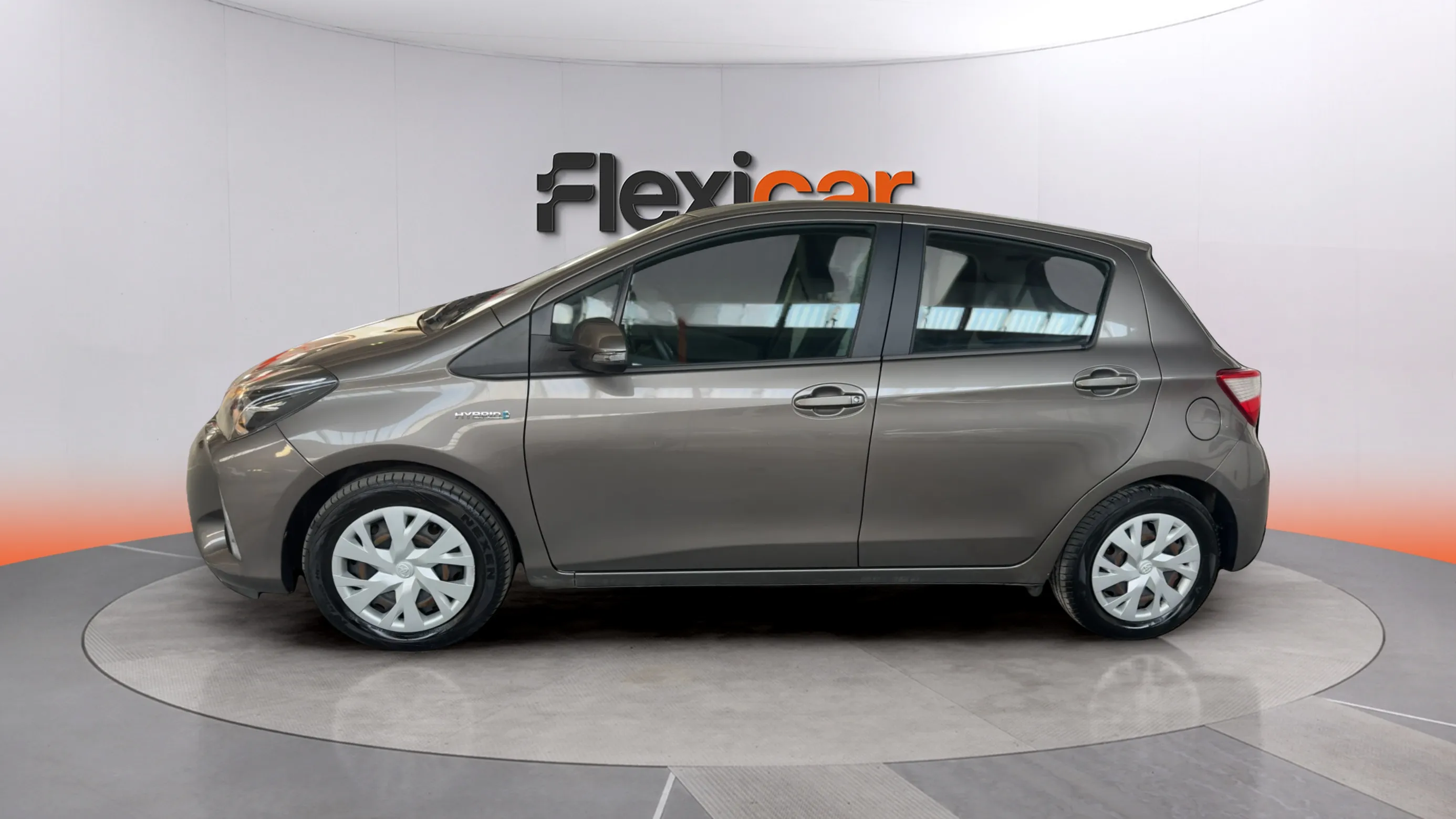 Toyota Yaris 1.5 120H Business Plus - foto 5