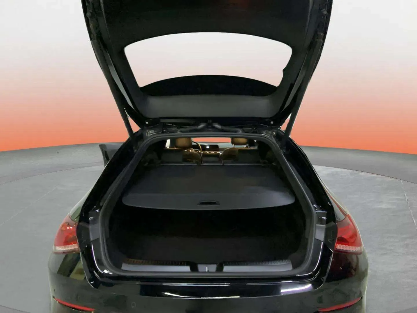 Mercedes-Benz CLA 200 D DCT Shooting Brake - foto 13