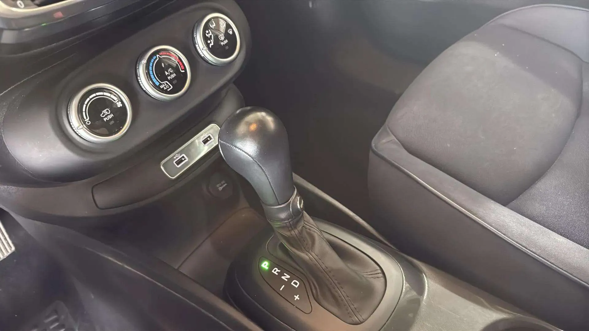 Fiat 500X Club 1.5 Hybrid DCT - foto 21