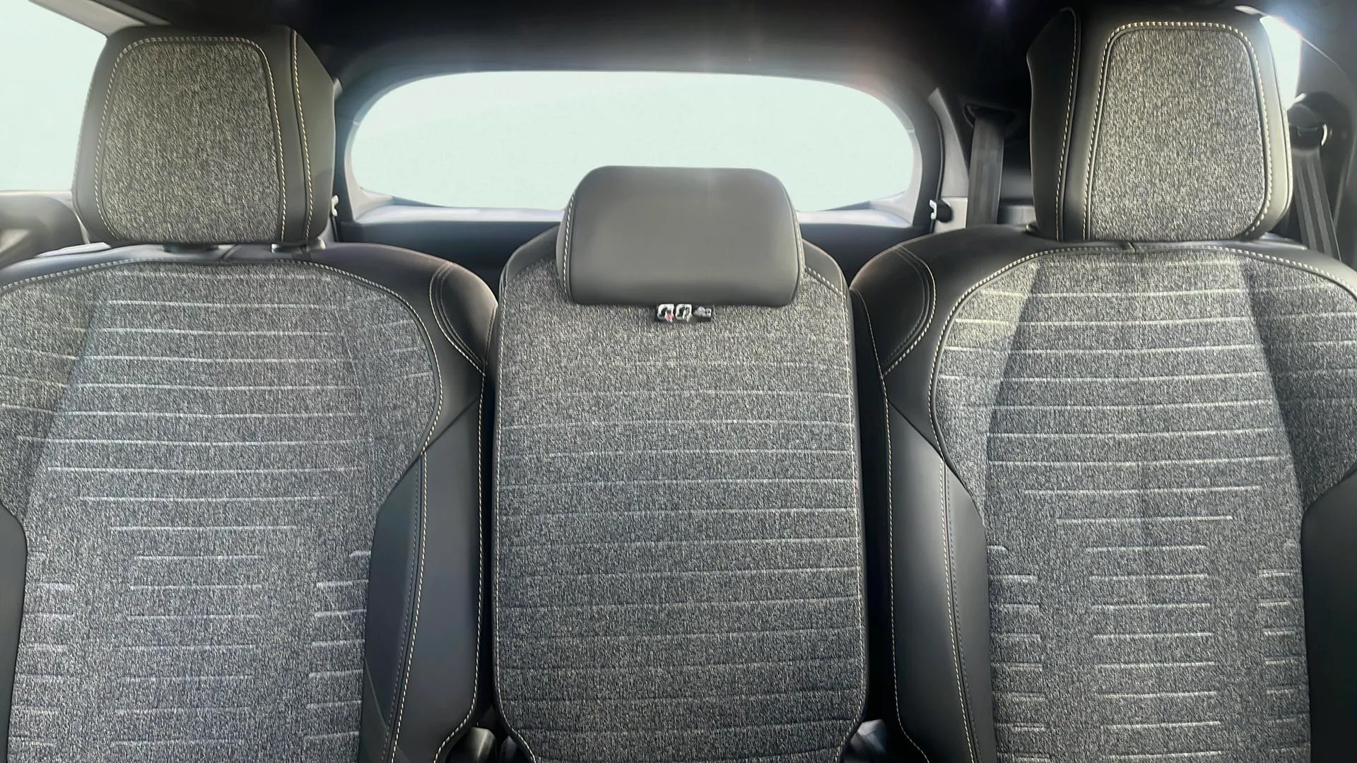 Peugeot 5008 1.2 Allure eDCS6 - foto 19