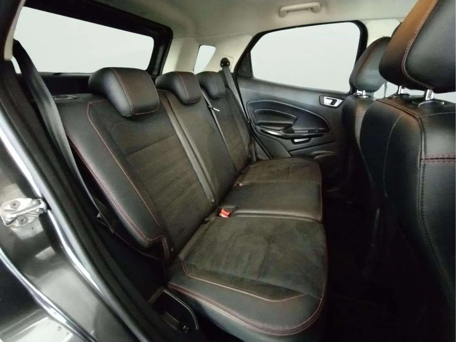 Ford EcoSport 1.0T EcoBoost ST Line - foto 12