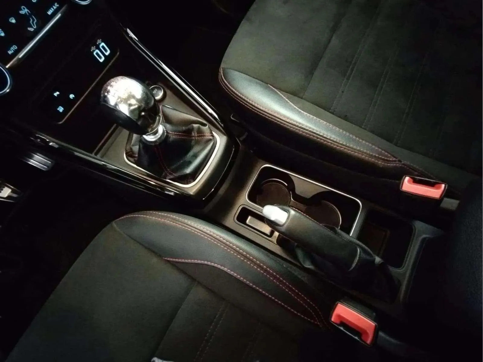 Ford EcoSport 1.0T EcoBoost ST Line - foto 21