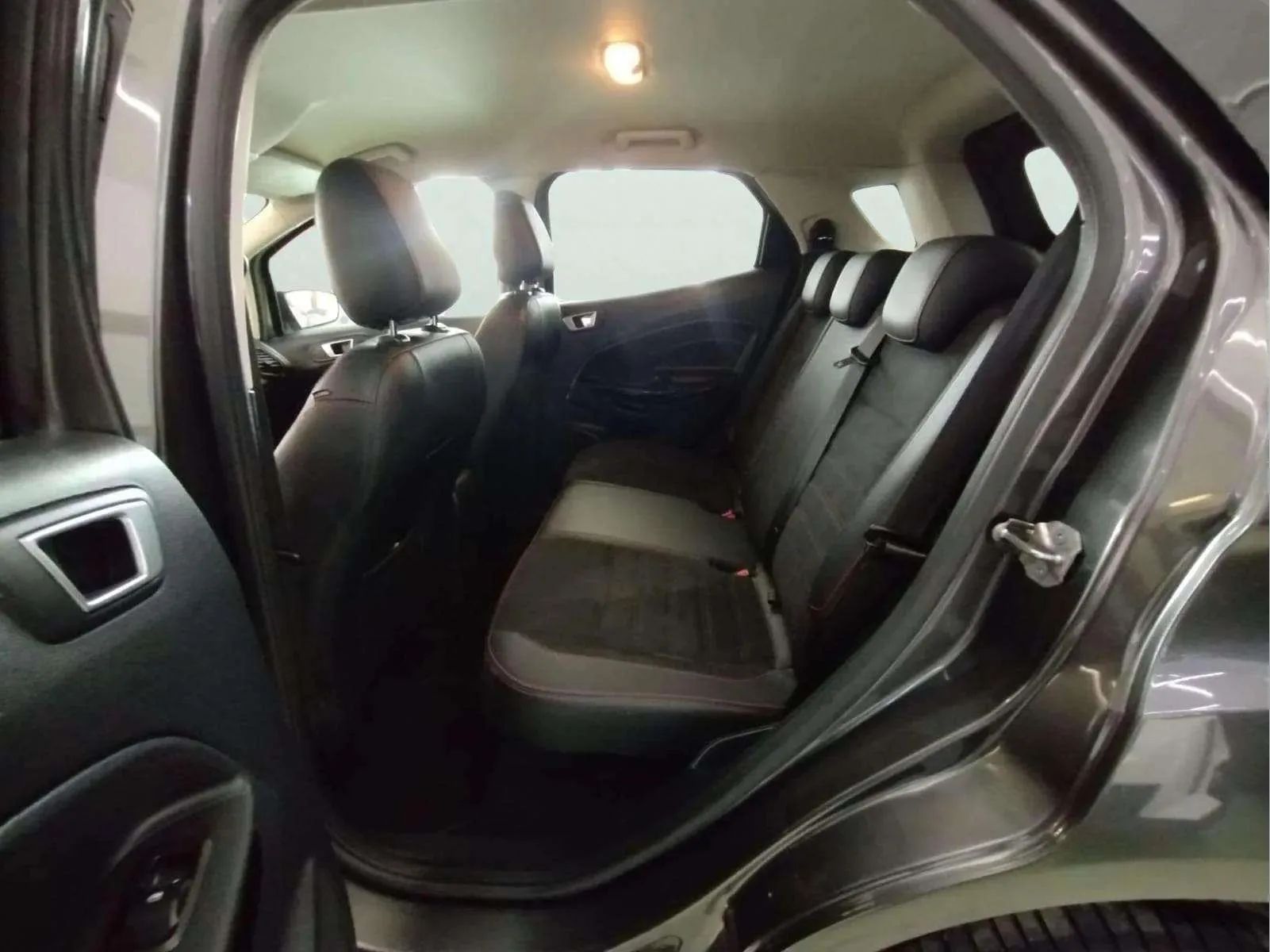 Ford EcoSport 1.0T EcoBoost ST Line - foto 10