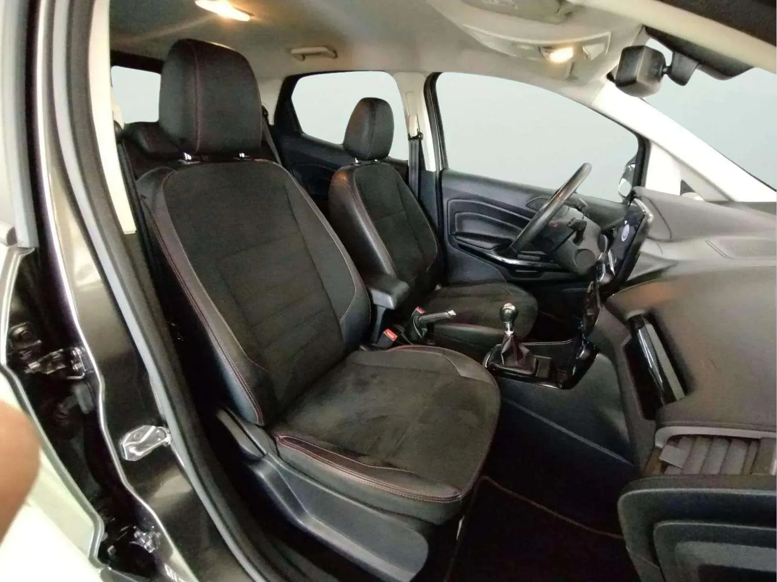 Ford EcoSport 1.0T EcoBoost ST Line - foto 15