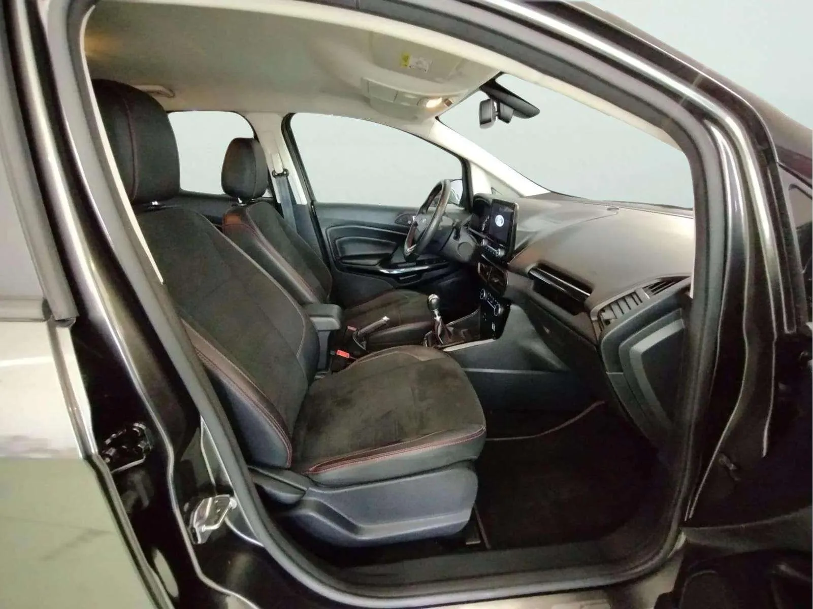 Ford EcoSport 1.0T EcoBoost ST Line - foto 11
