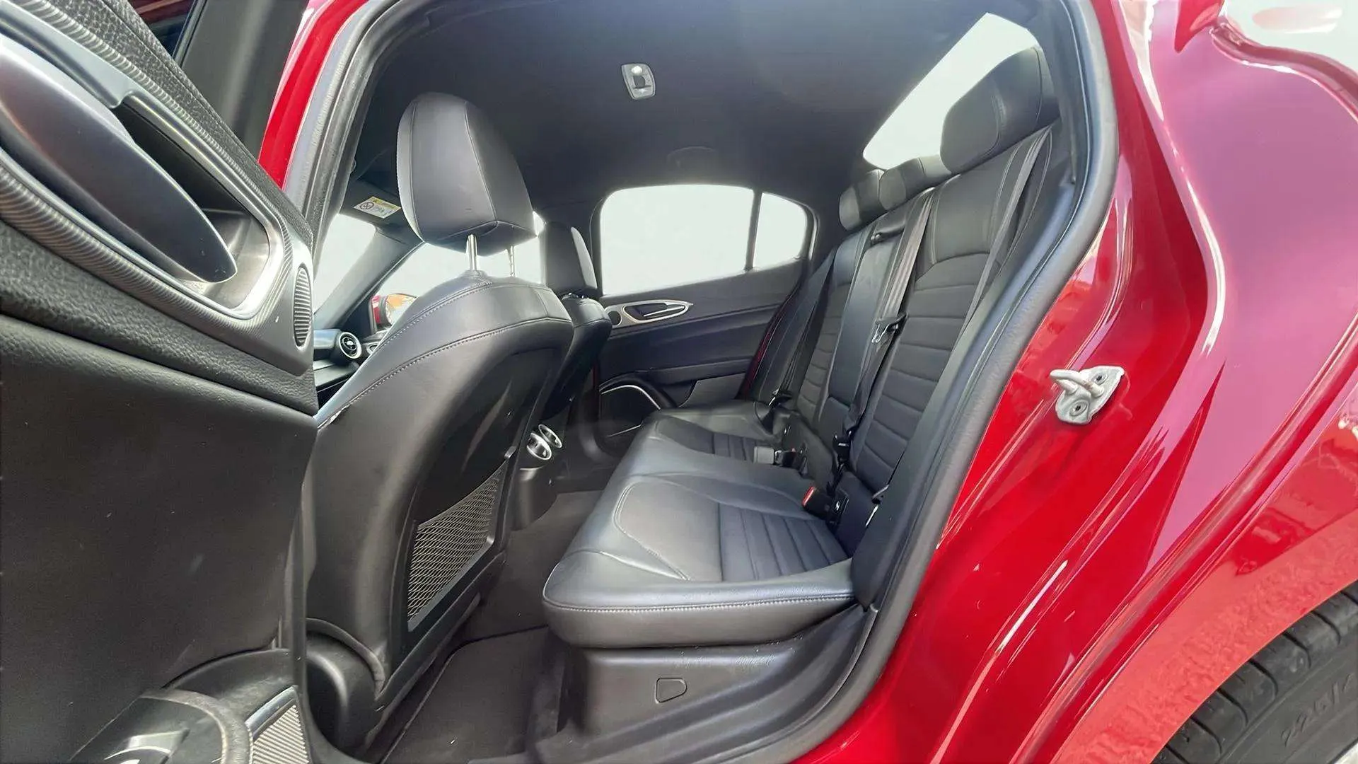 Alfa Romeo Giulia 2.0 Gasolina Sprint RWD - foto 14