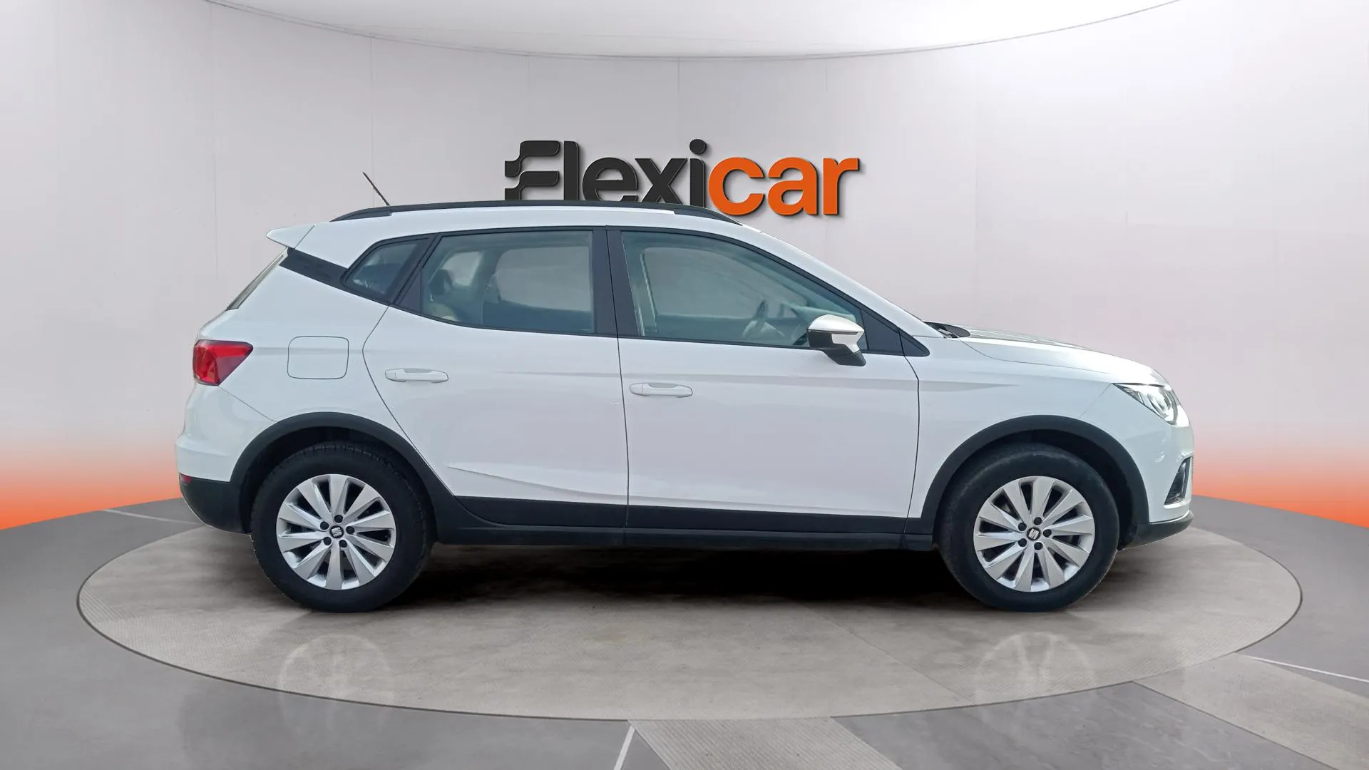 SEAT Arona 1.0 TSI DSG Style - foto 12