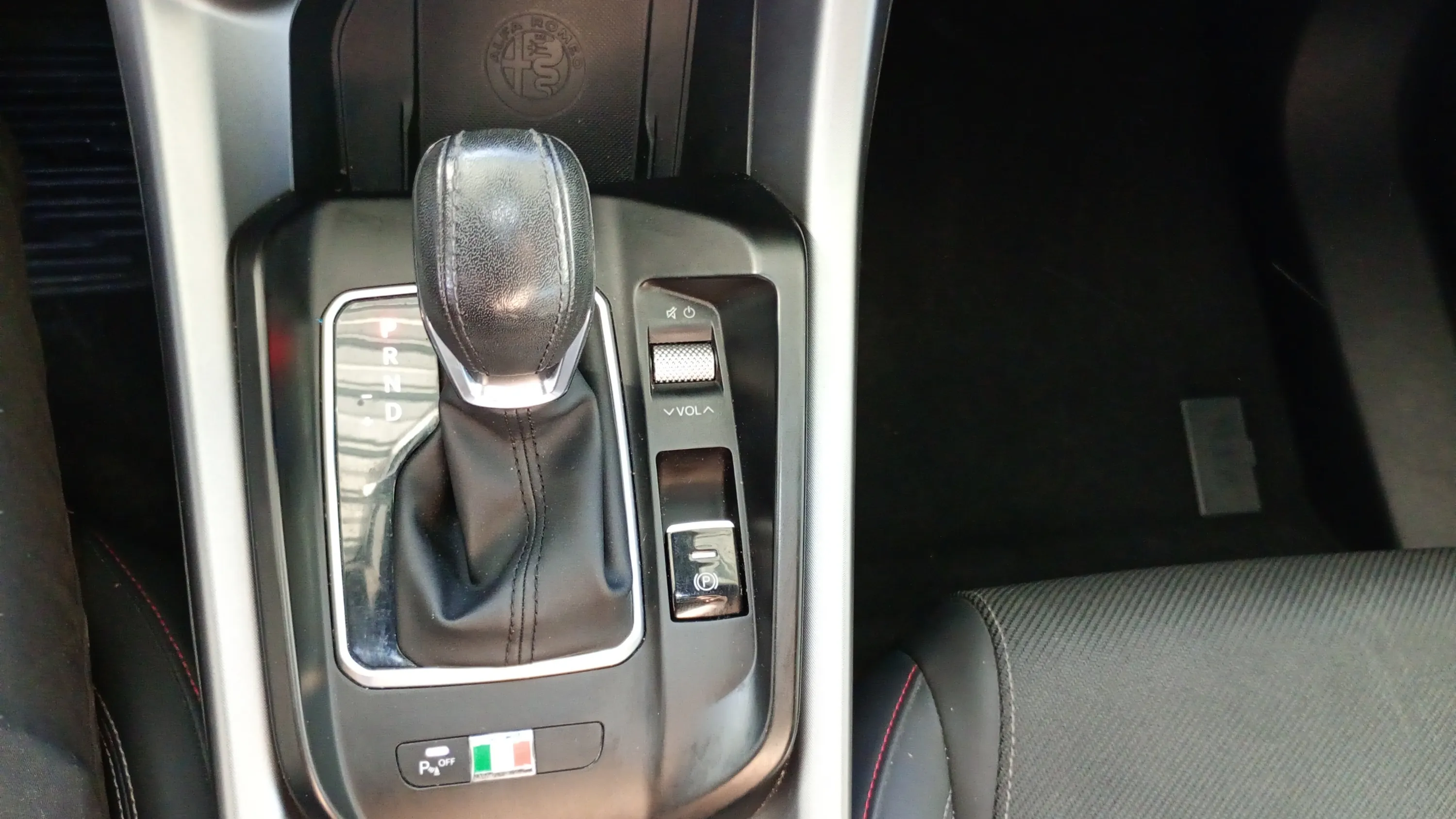 Alfa Romeo Tonale 1.5 MHEV Gasolina Sprint FWD - foto 18