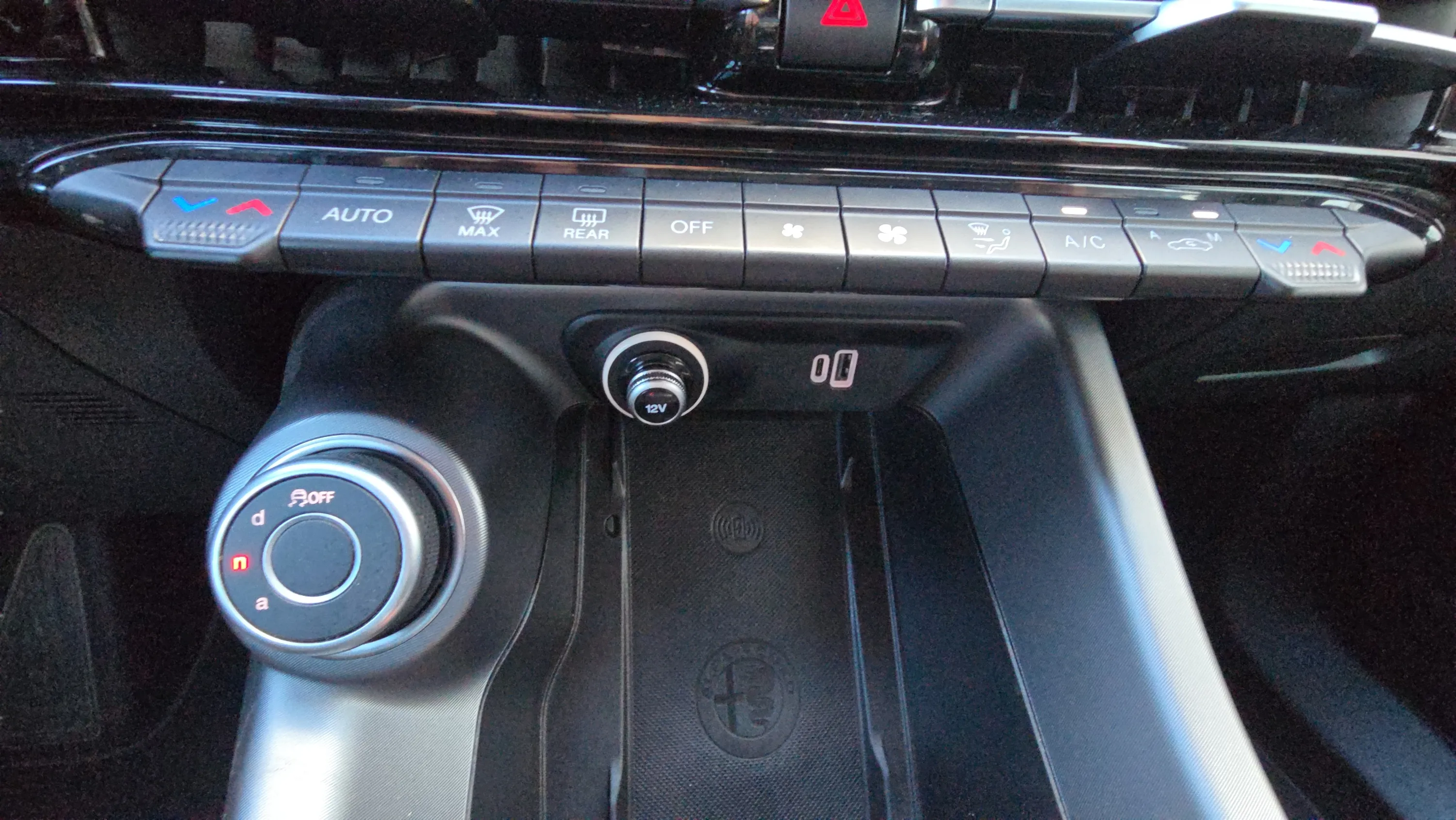 Alfa Romeo Tonale 1.5 MHEV Gasolina Speciale FWD - foto 23
