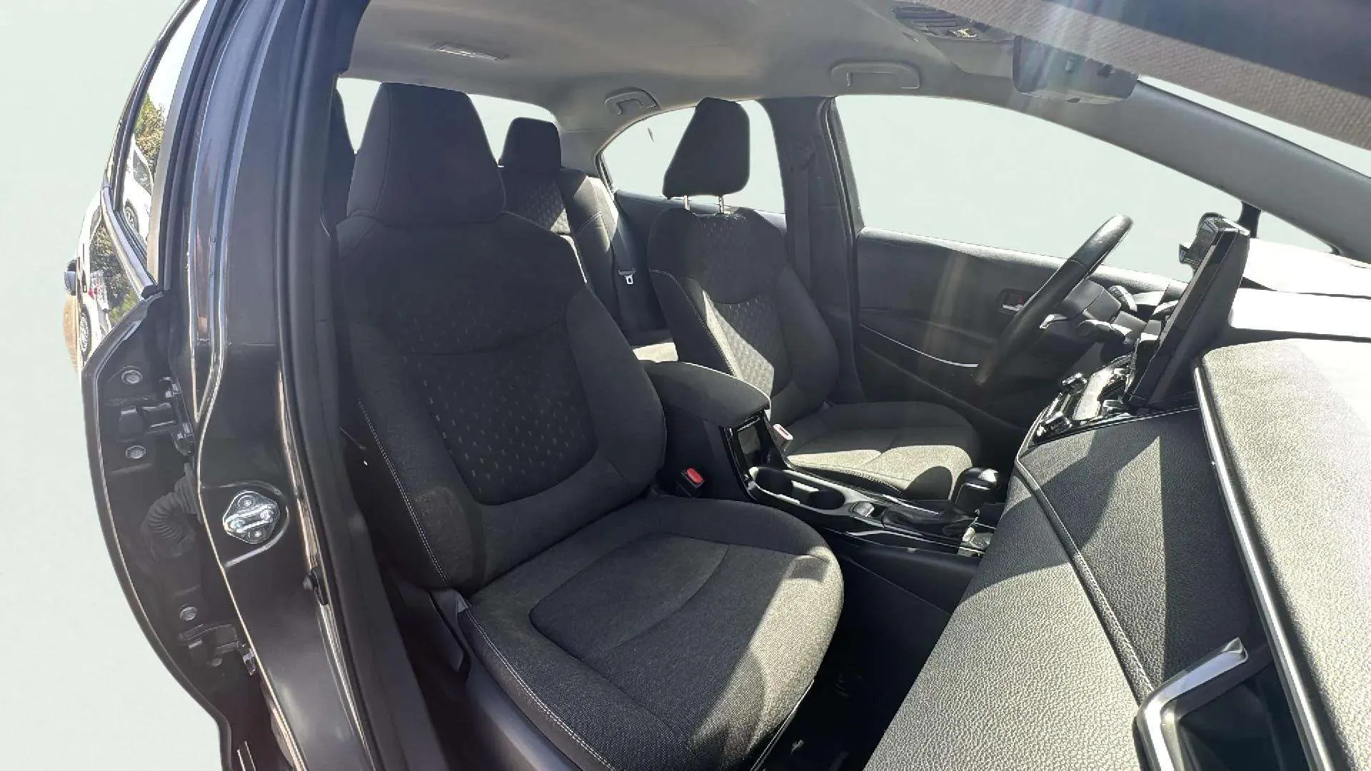 Toyota Corolla 140H Active Plus - foto 15