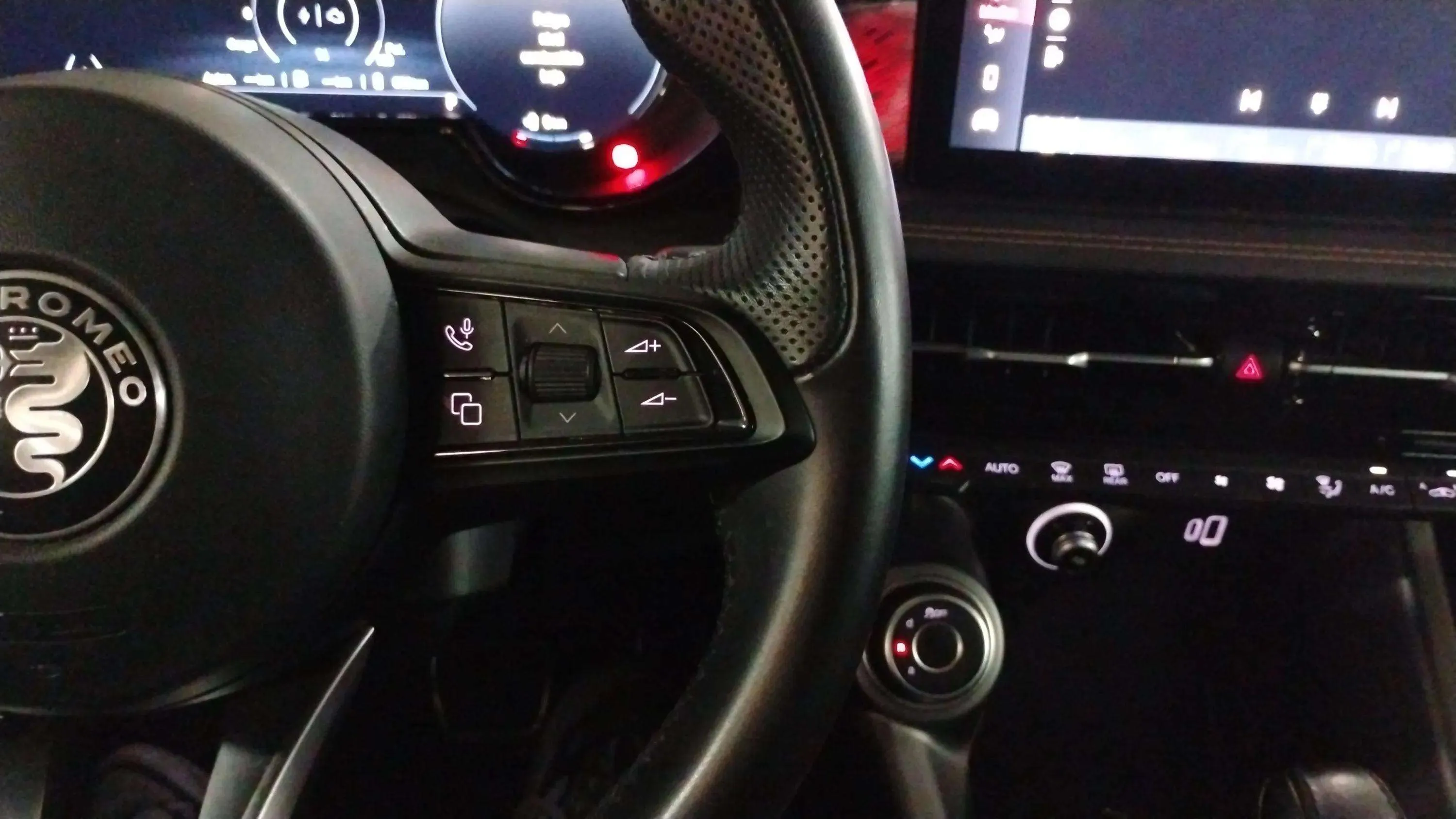 Alfa Romeo Tonale 1.3 MultiAir PHEV Speciale Q4 - foto 7