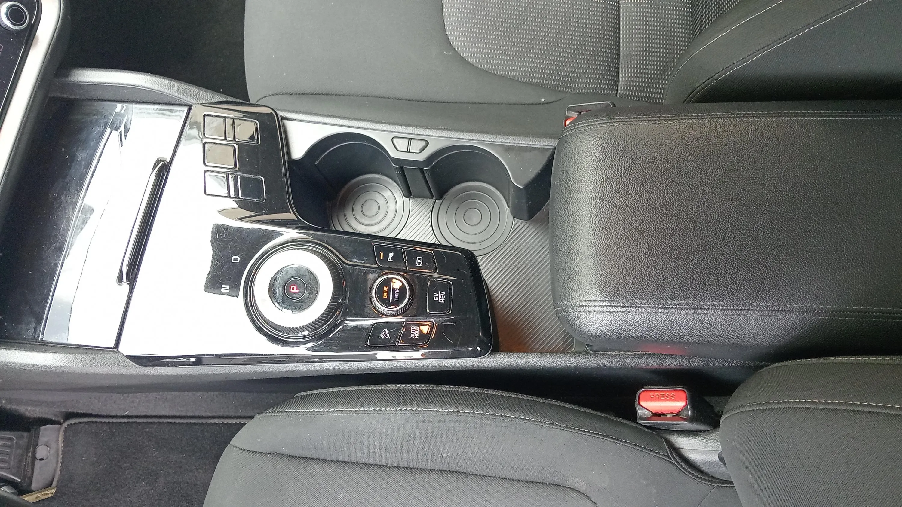 Kia Sportage 1.6 T-GDi PHEV Drive 4x4 - foto 21